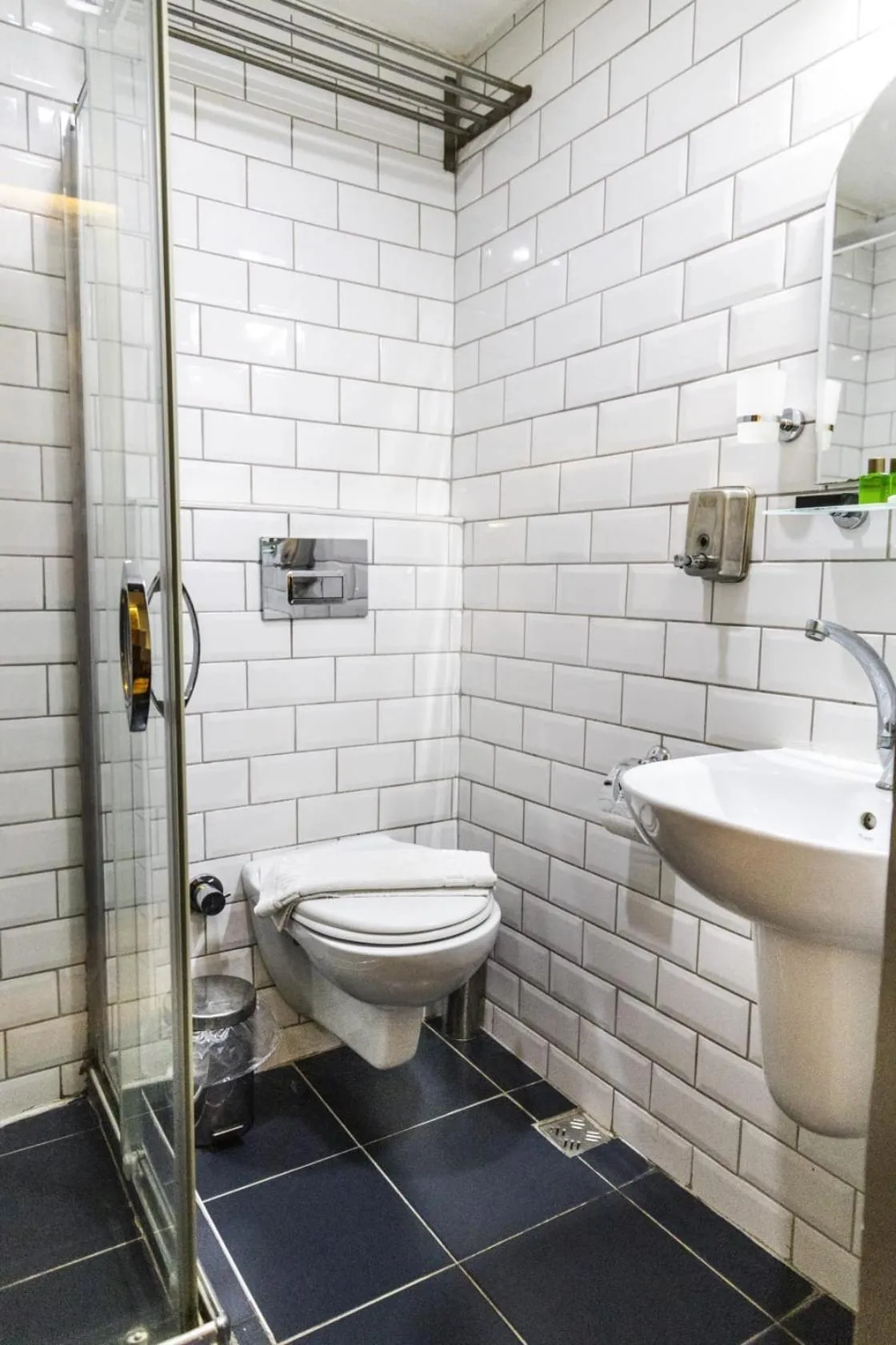 Shower in Historic Galata