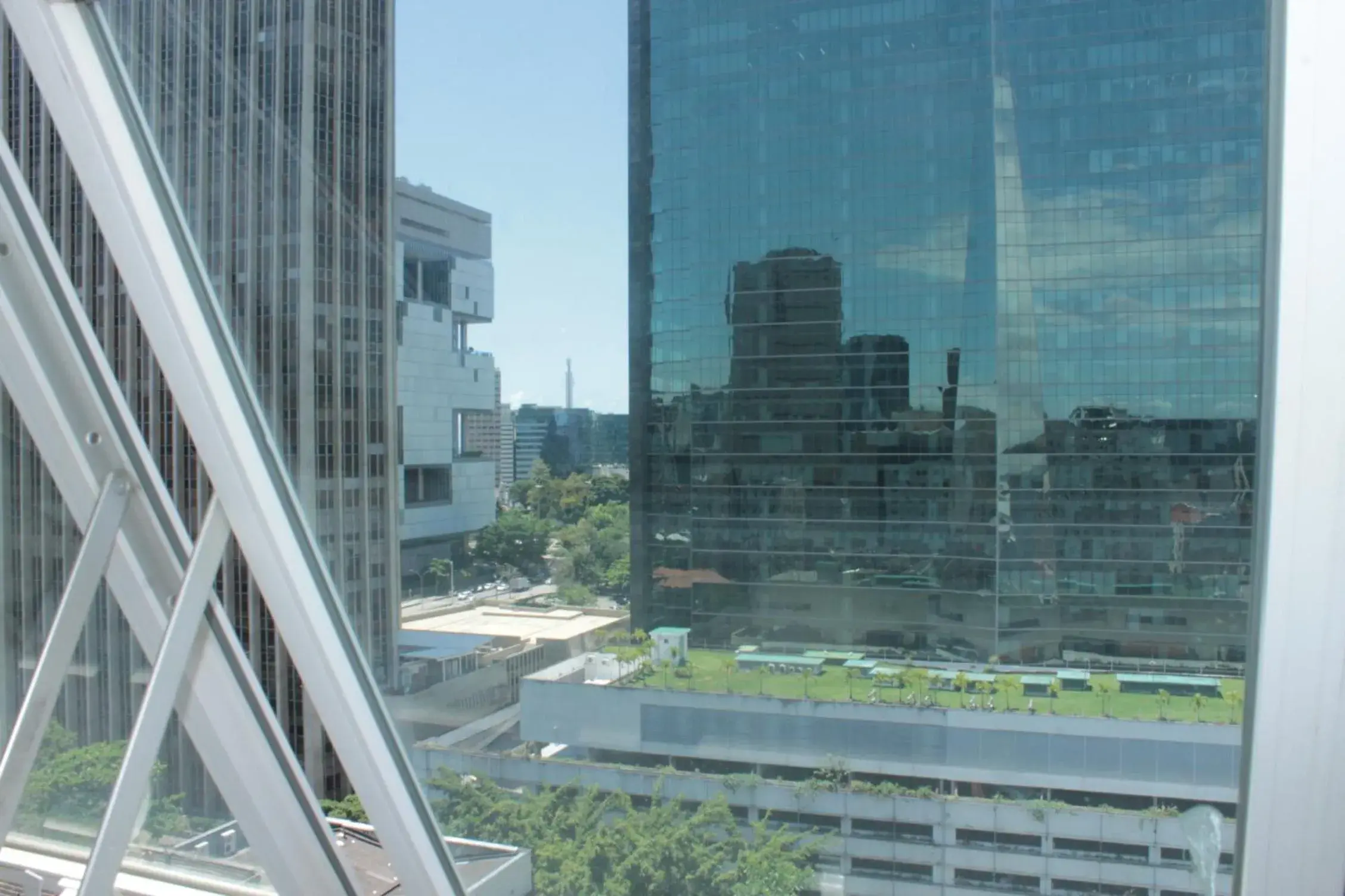Pool view in Hotel Atlântico Tower Pool view in Hotel Atlântico Tower