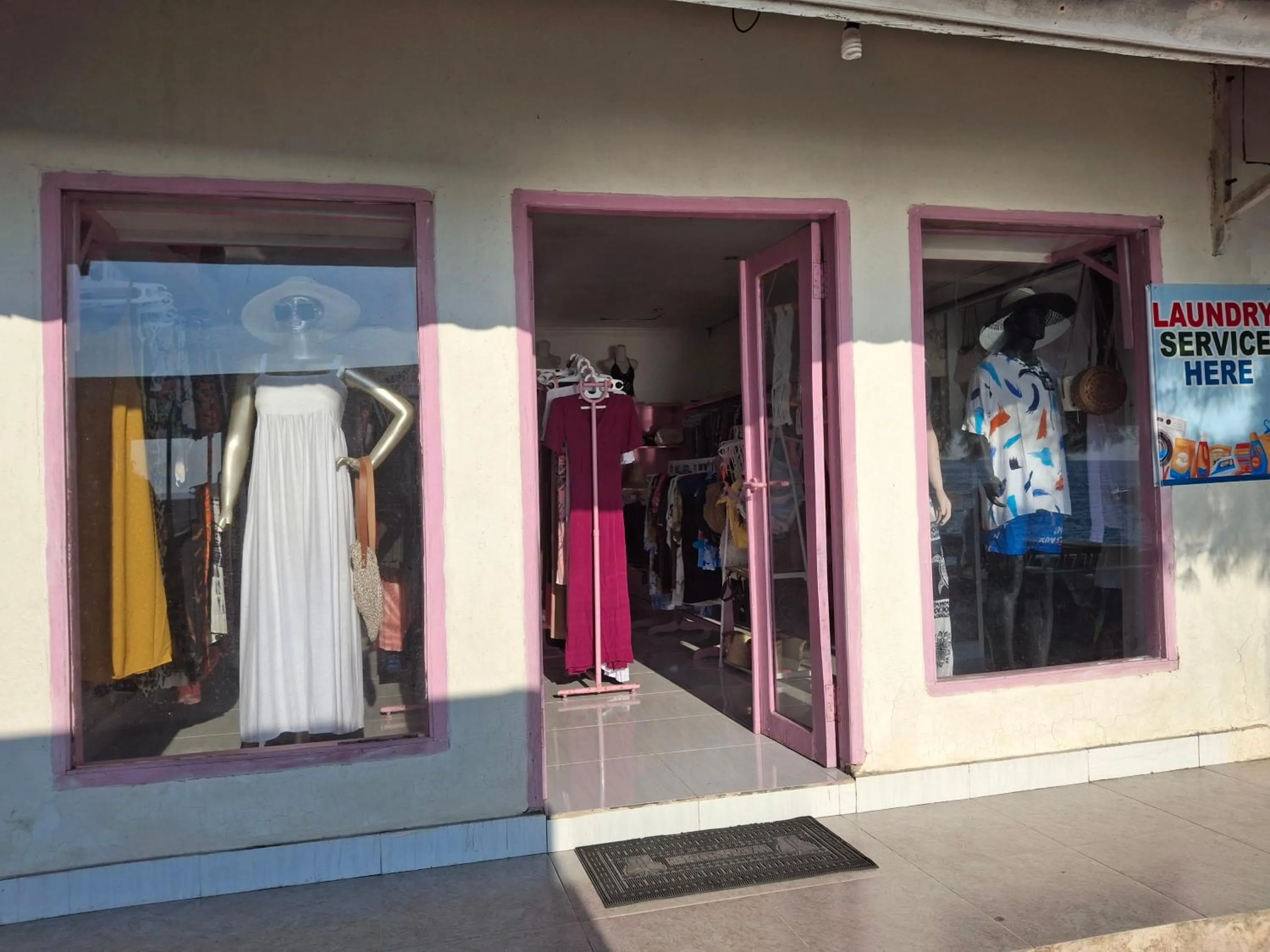 On-site shops in Gusung Indah Bungalow Gili Air