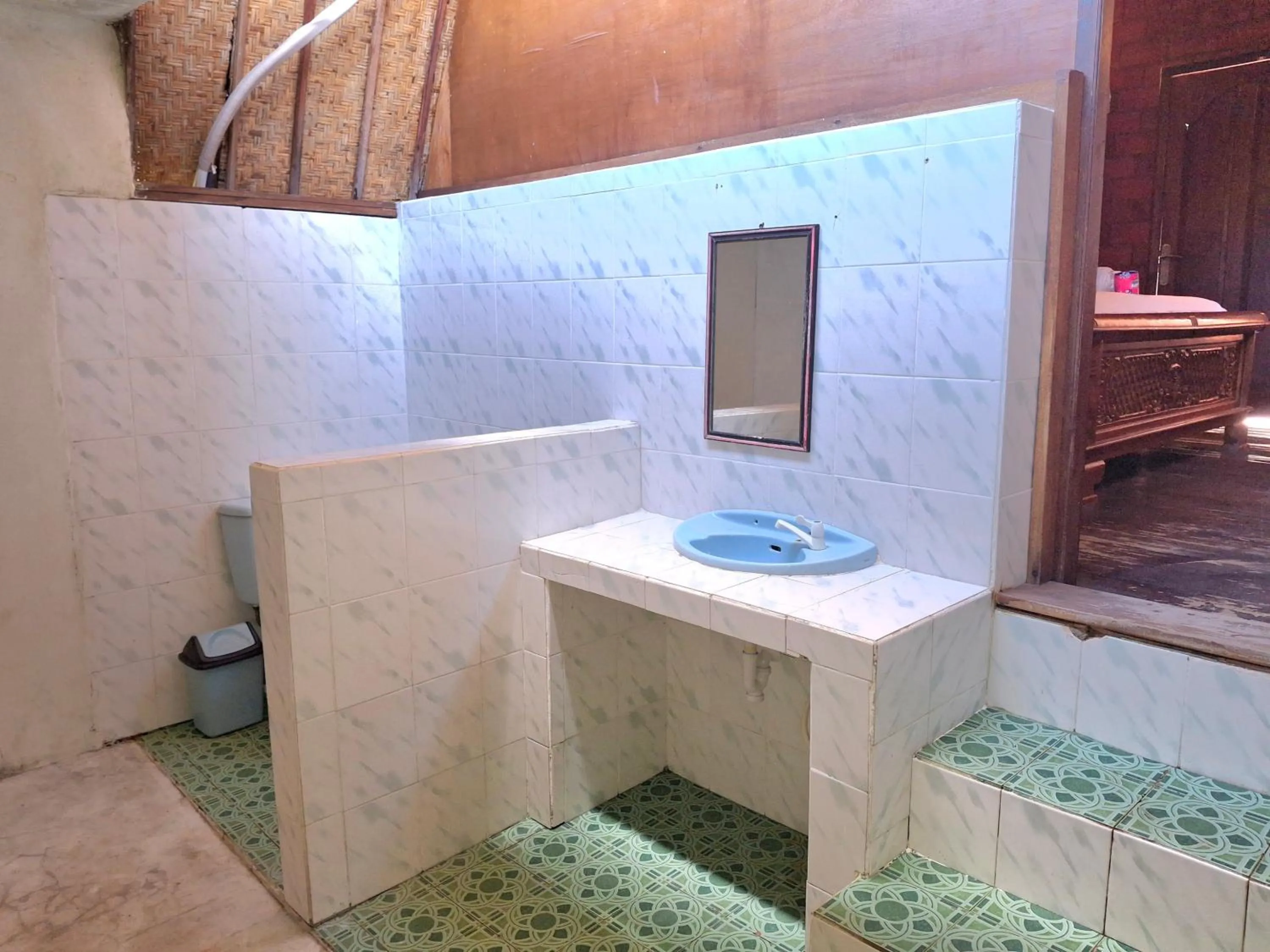 Bathroom in Gusung Indah Bungalow Gili Air