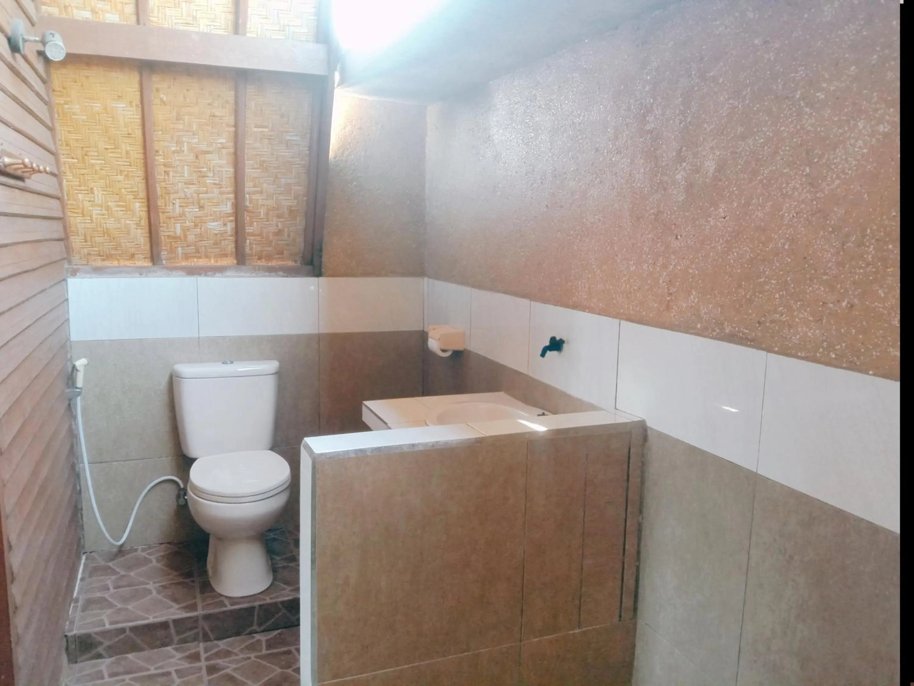 Toilet in Gusung Indah Bungalow Gili Air