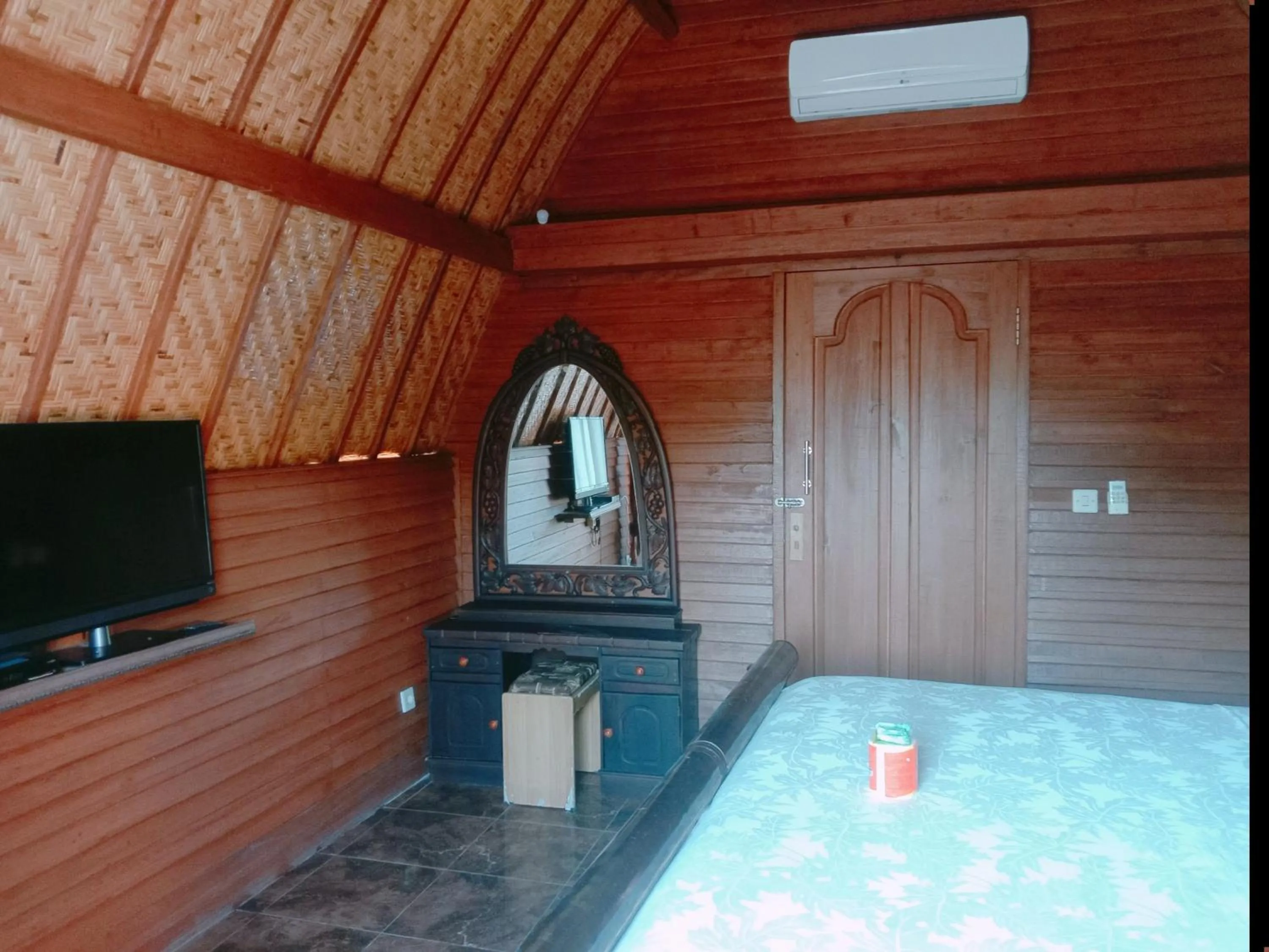 Photo of the whole room in Gusung Indah Bungalow Gili Air