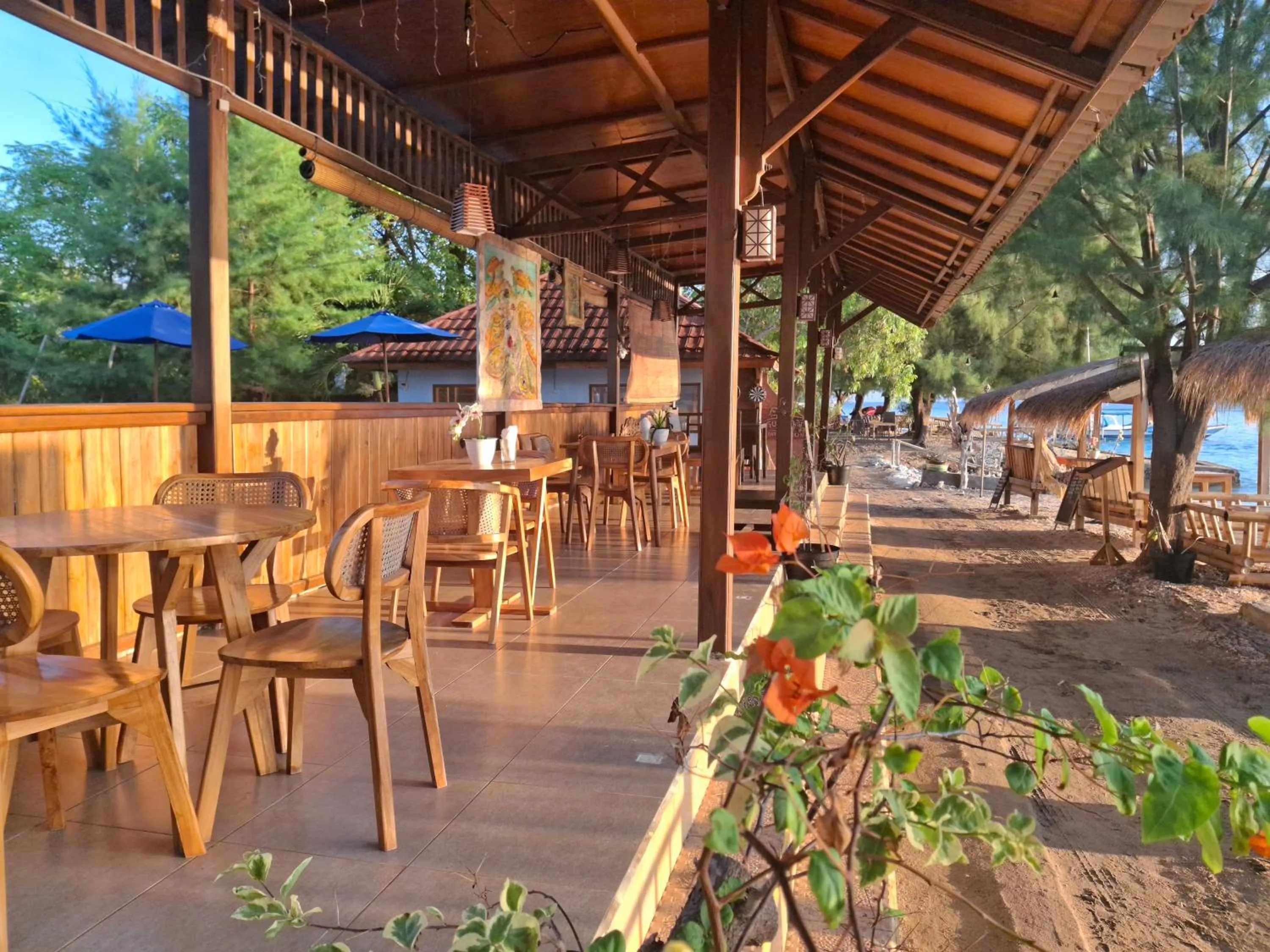 Restaurant/places to eat in Gusung Indah Bungalow Gili Air