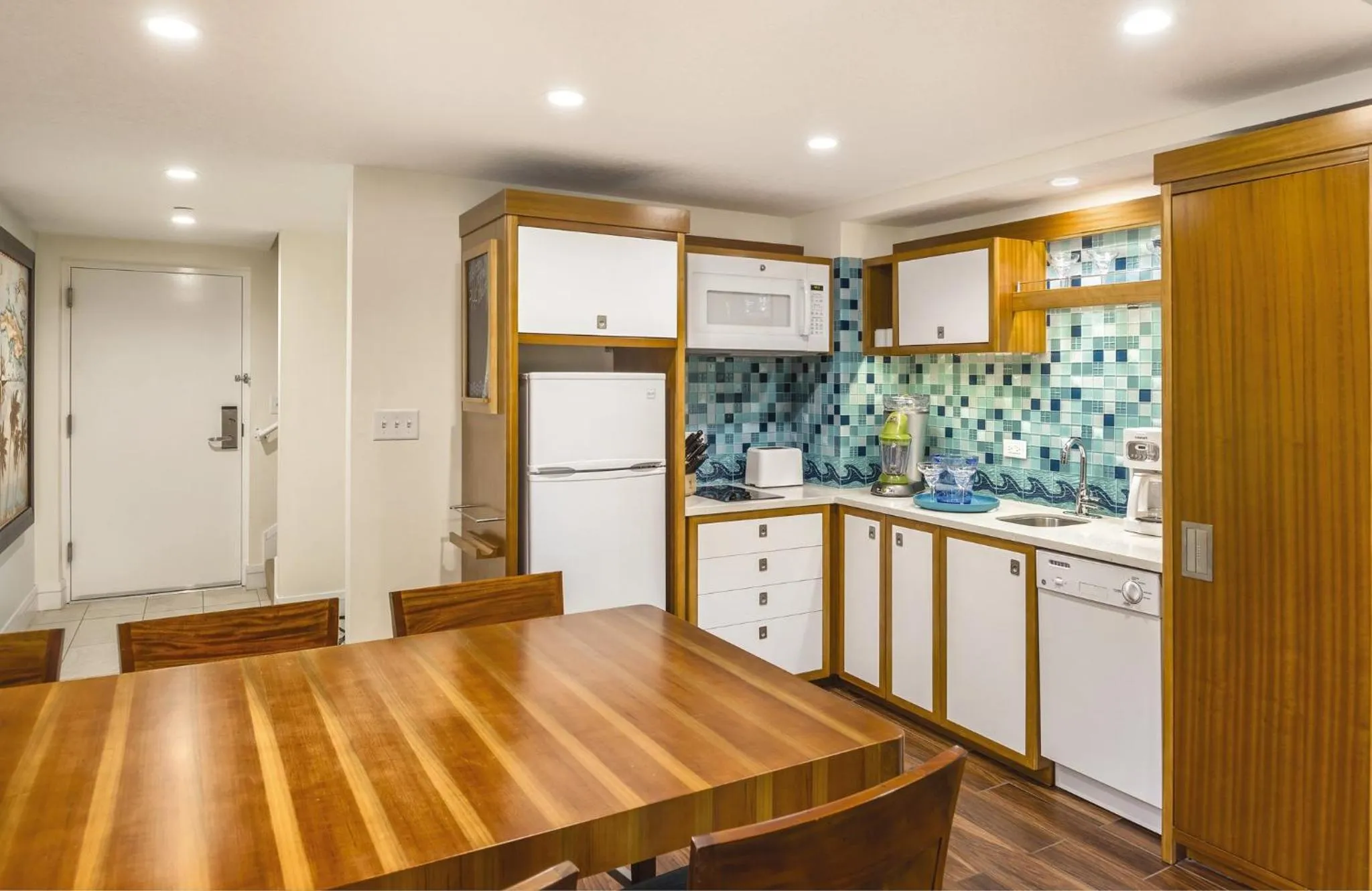 Kitchen or kitchenette in Margaritaville Vacation Club - St Thomas