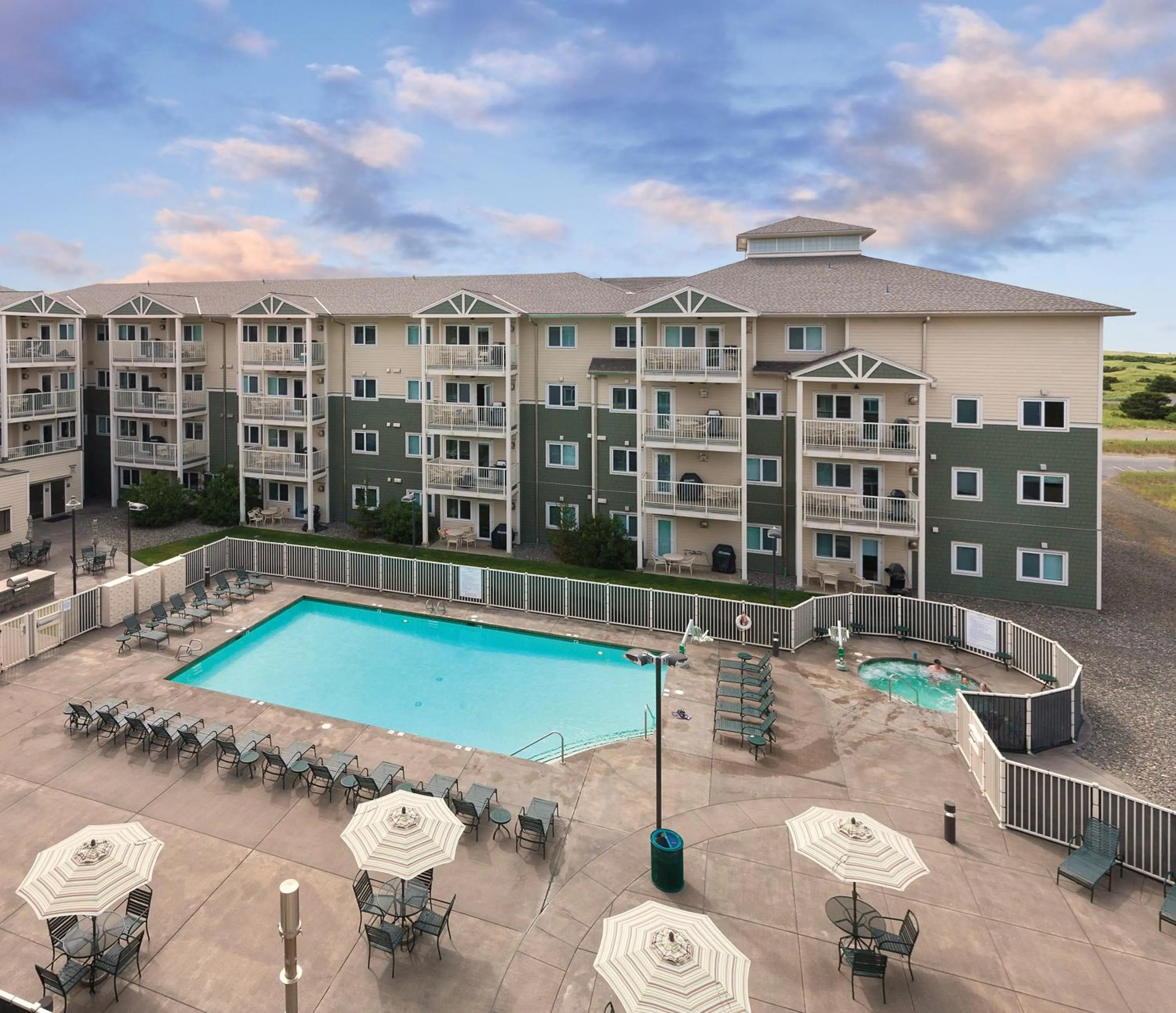 Swimming pool in WorldMark Long Beach