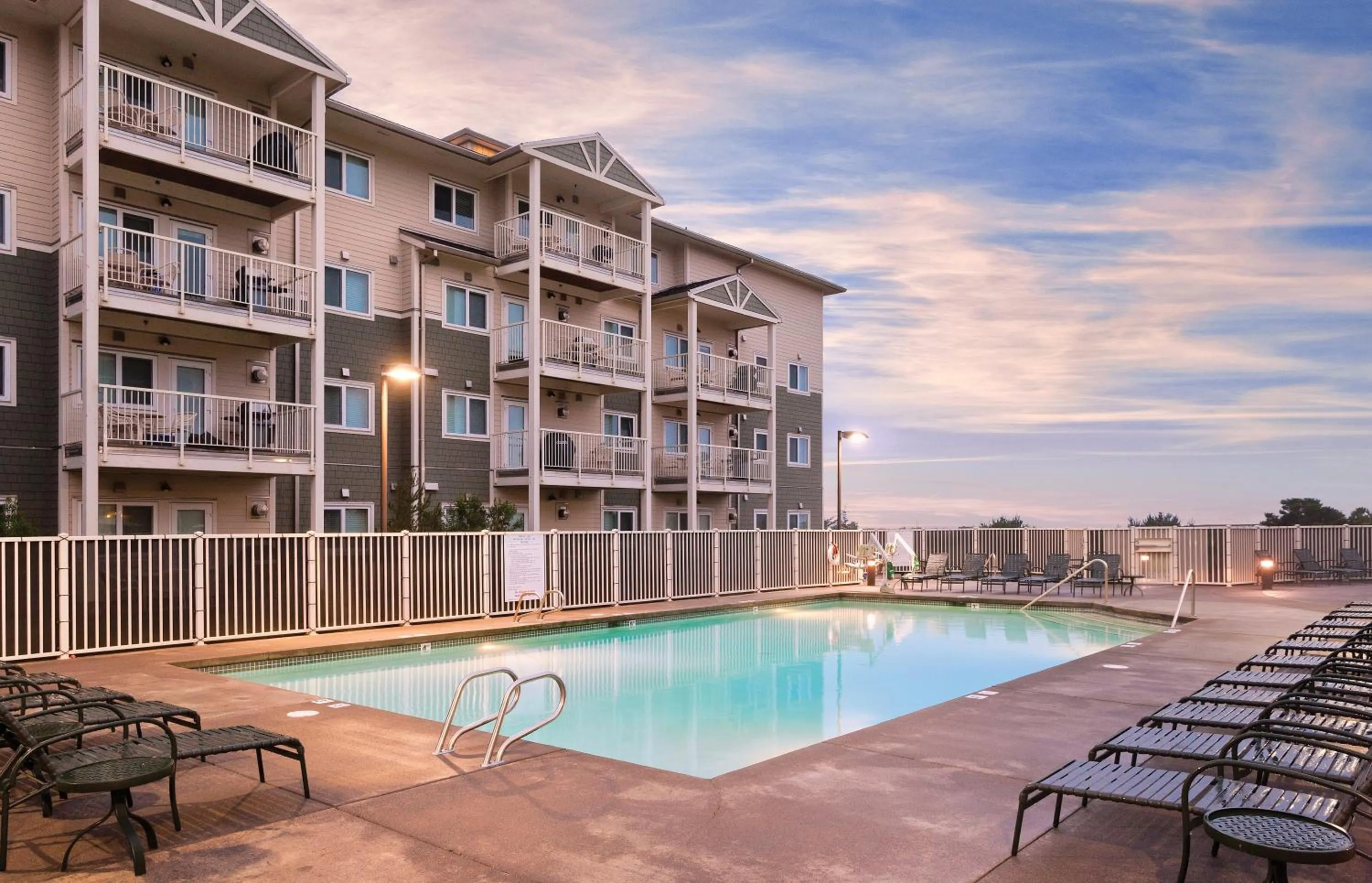 Swimming pool in WorldMark Long Beach