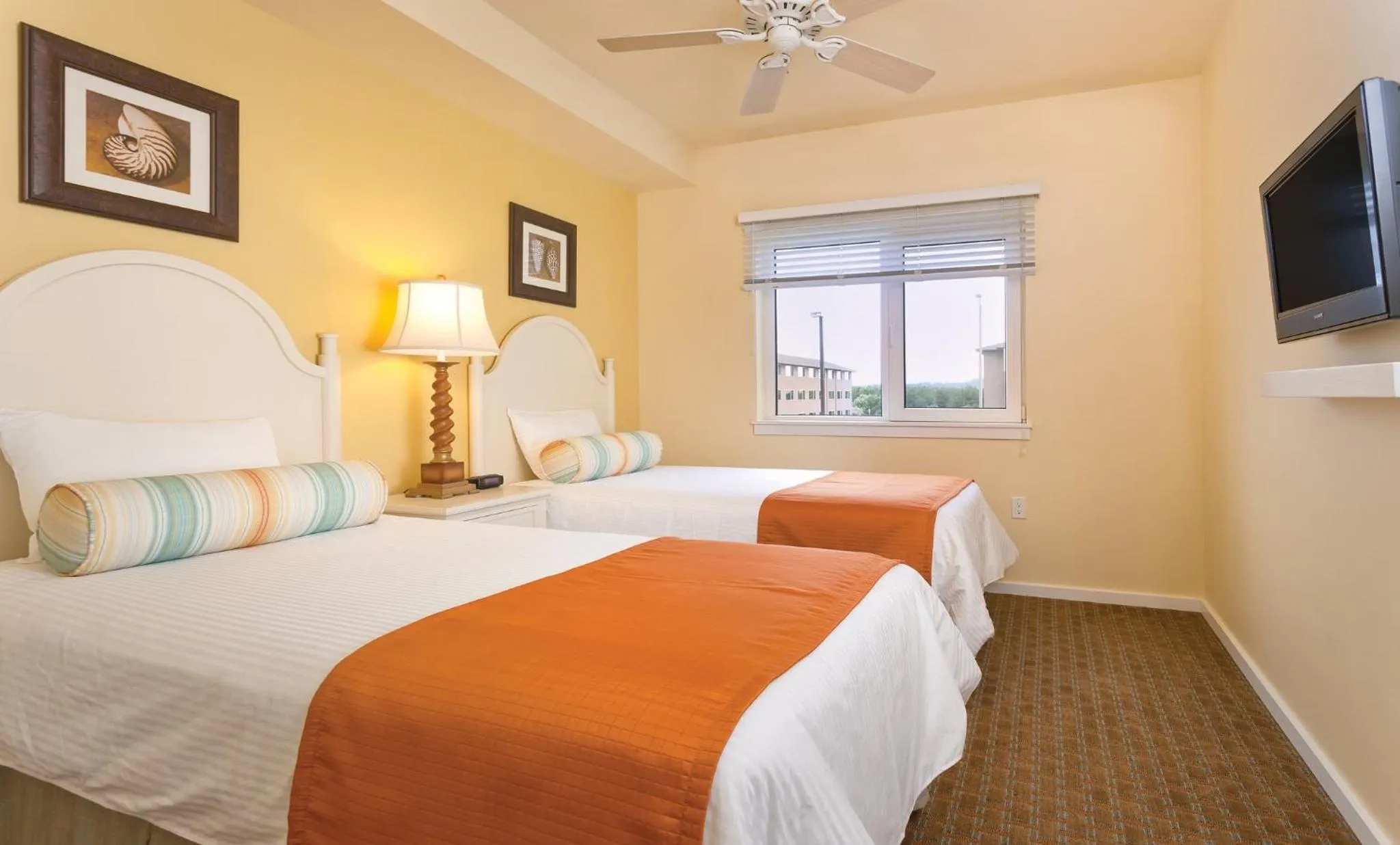 Photo of the whole room, Bed in WorldMark Long Beach