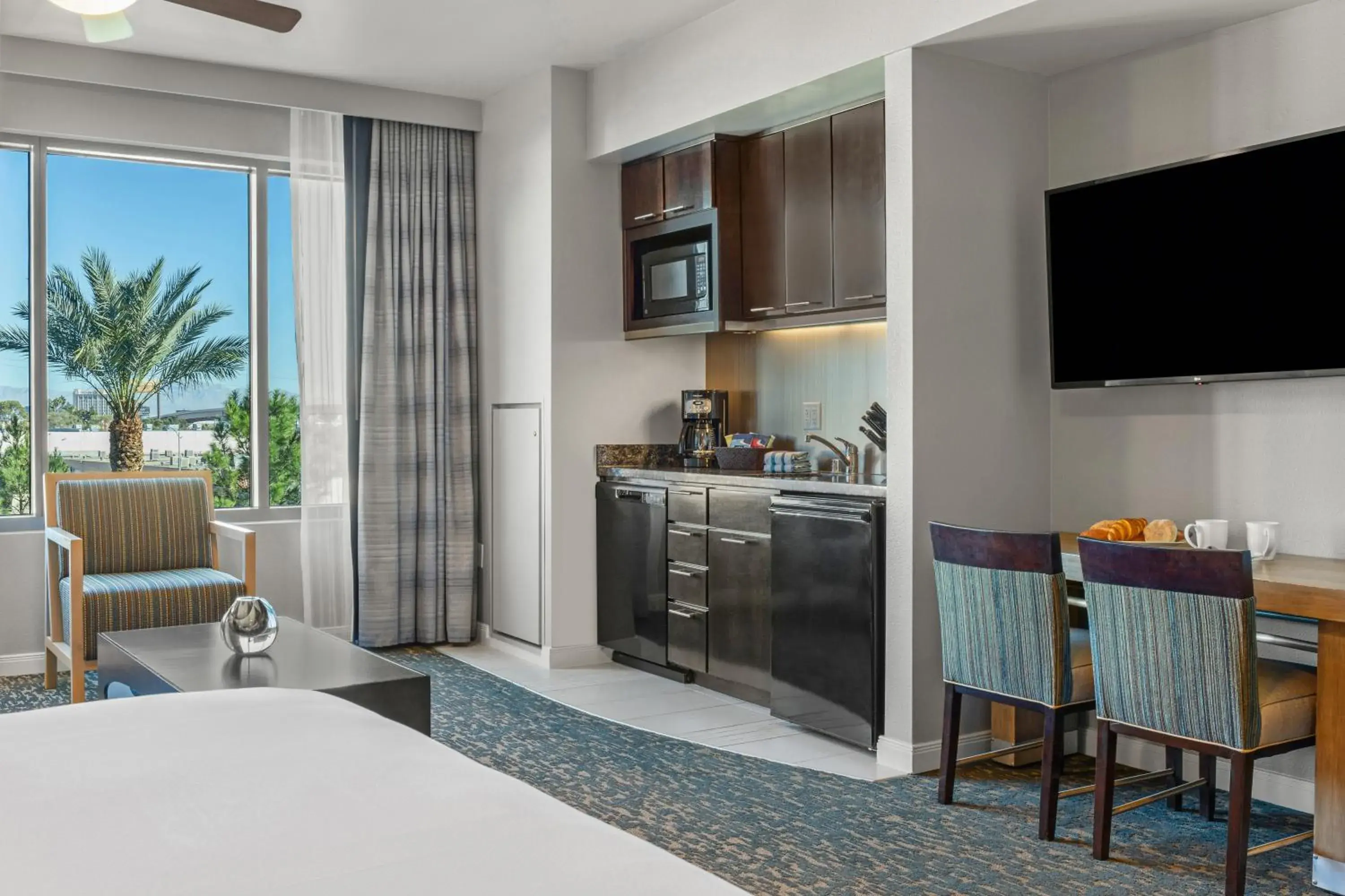 Kitchen or kitchenette, Bed in Club Wyndham Desert Blue Kitchen or kitchenette, Bed in Club Wyndham Desert Blue