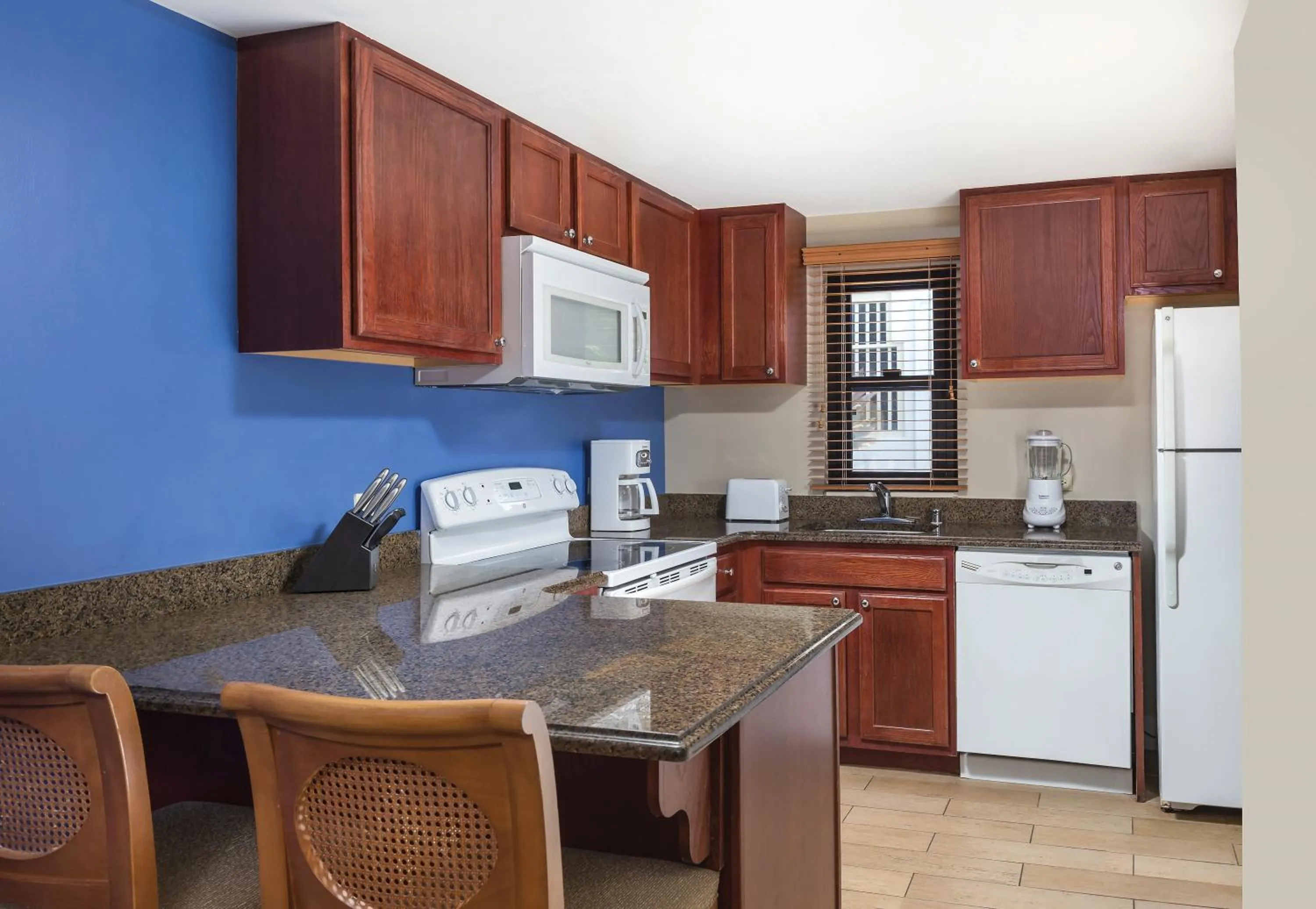 Kitchen or kitchenette in Wyndham Royal Sea Cliff Resort
