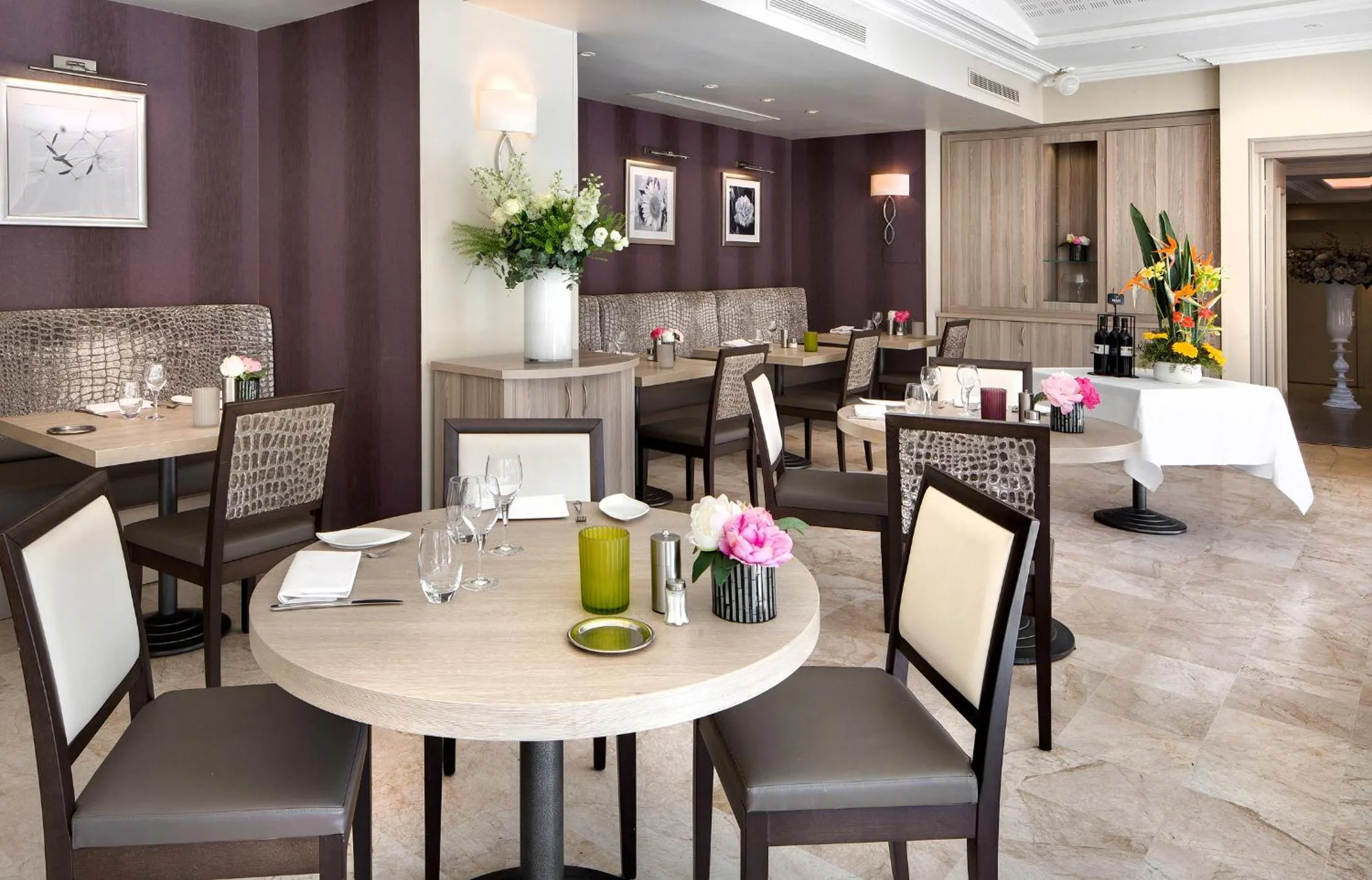 Restaurant/places to eat in The Originals Résidence, Les Strélitzias