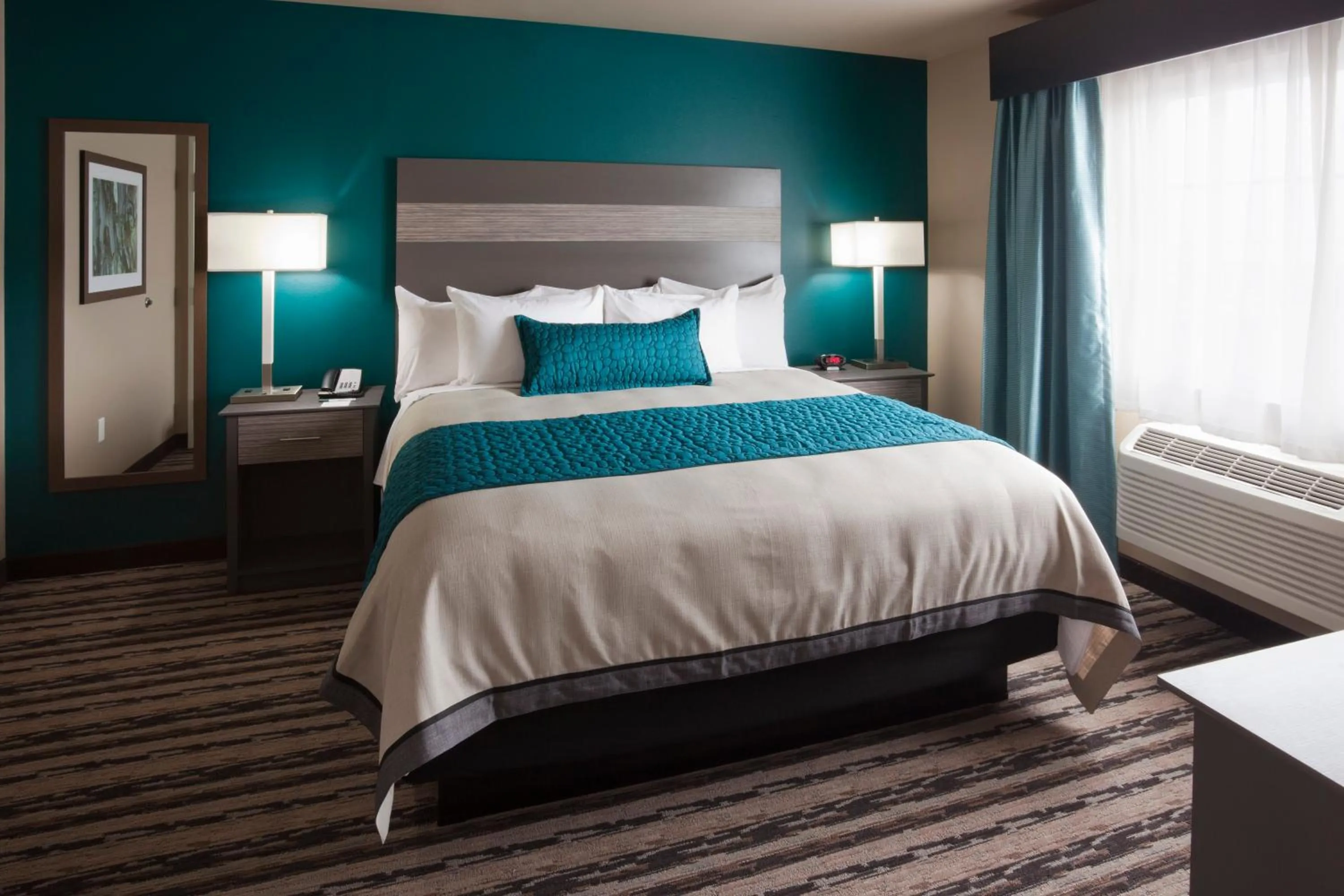 Photo of the whole room, Bed in GrandStay Hotel & Suites Valley City