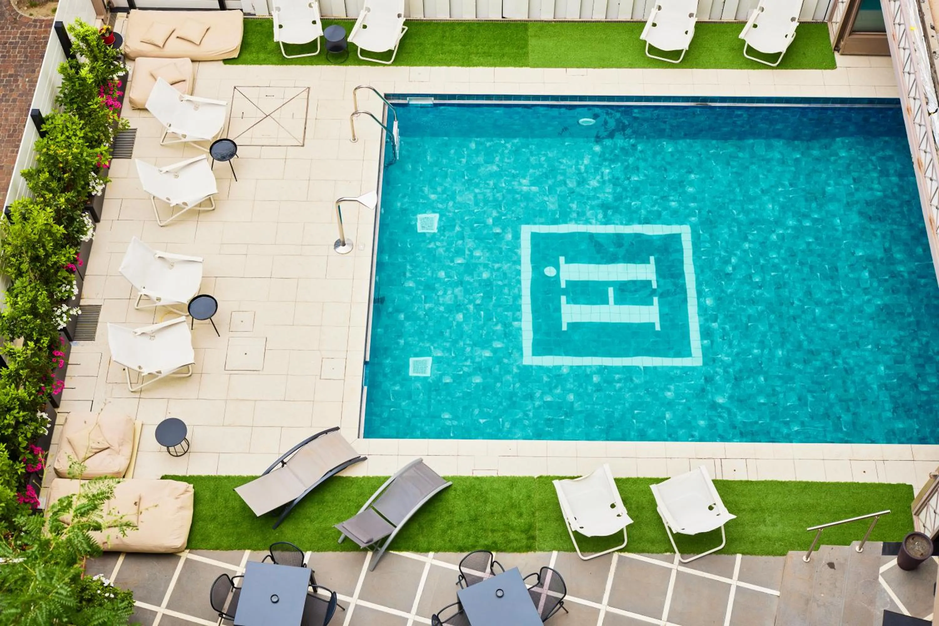 Swimming pool in Hotel Imperiale Rimini & SPA
