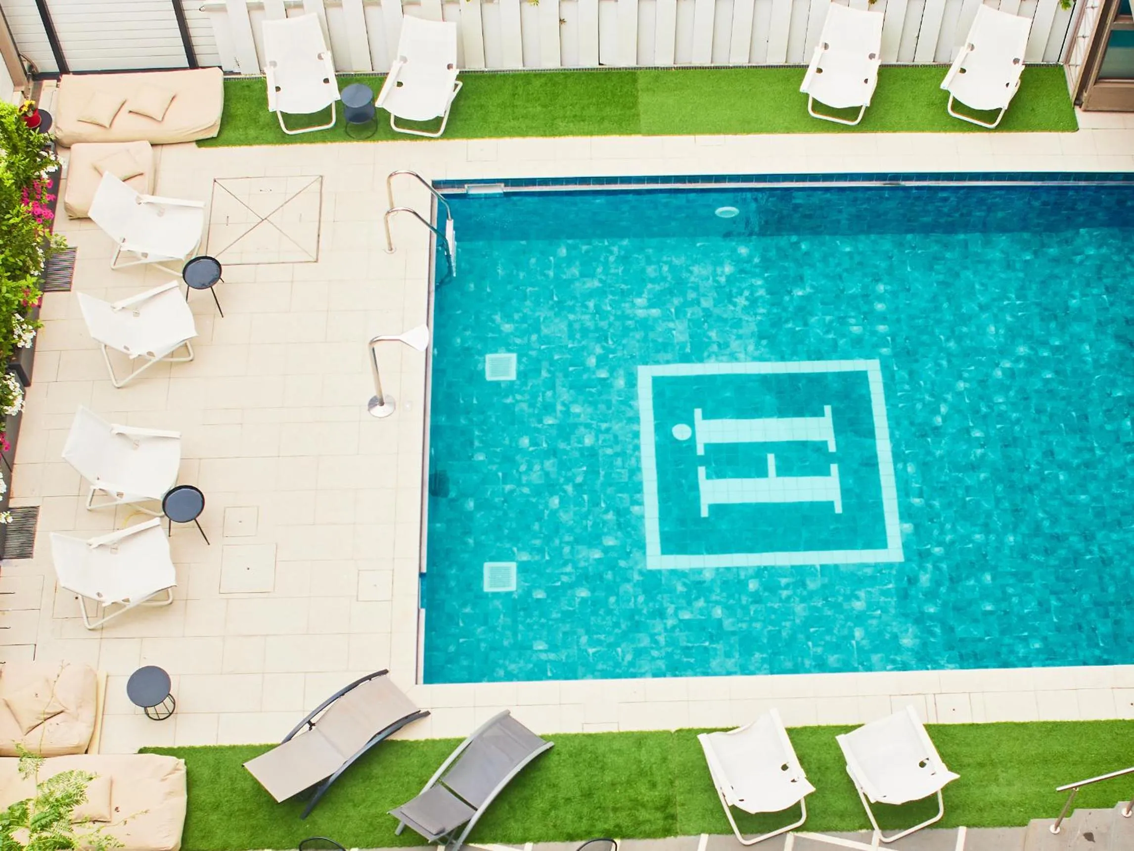 Swimming pool in Hotel Imperiale Rimini & SPA