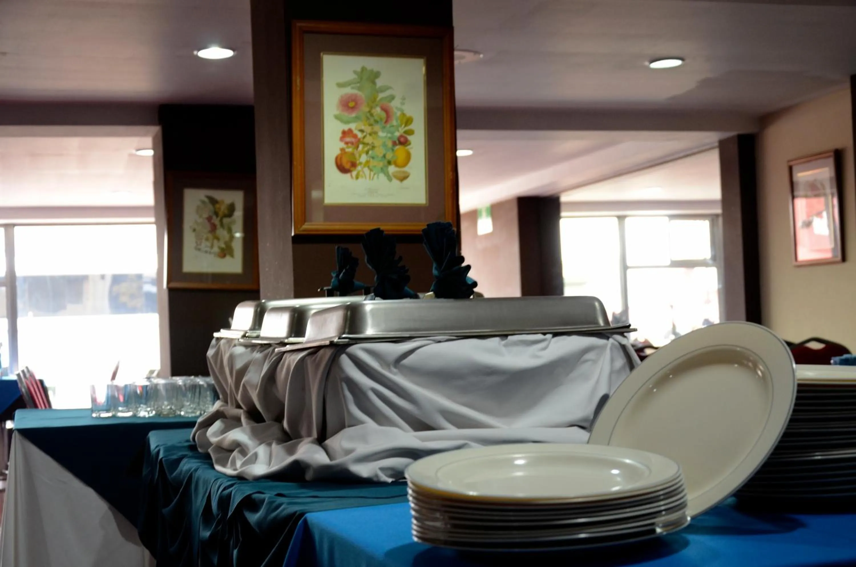 Food and drinks in Hotel Ambassador