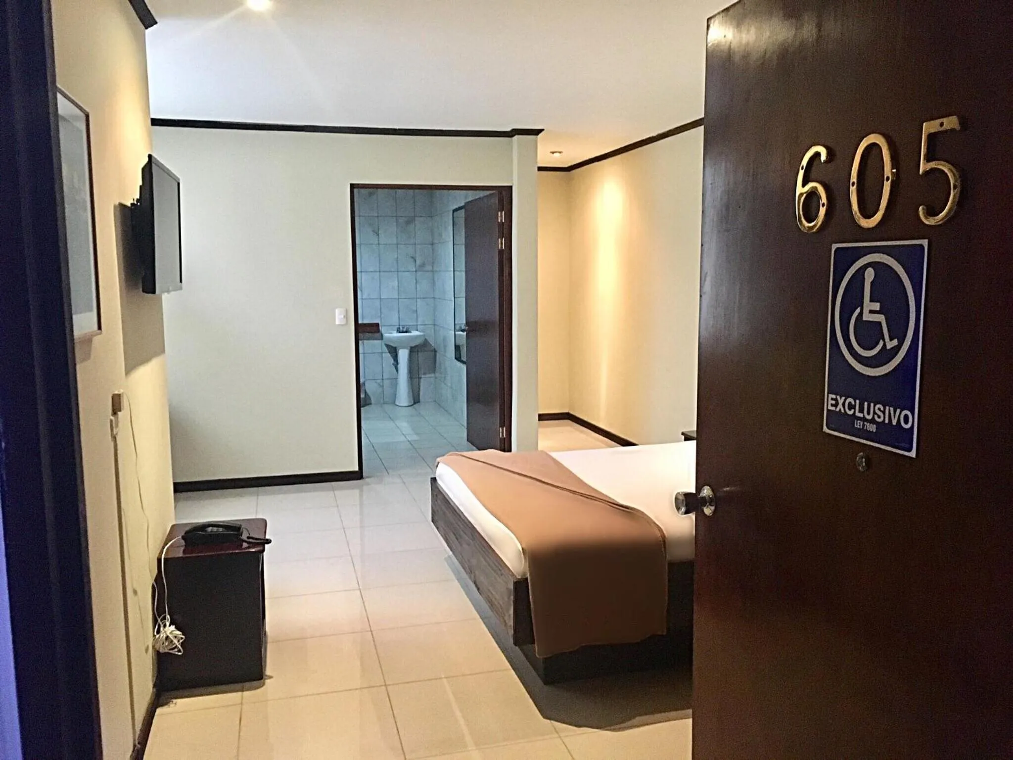 Photo of the whole room, Bed in Hotel Ambassador