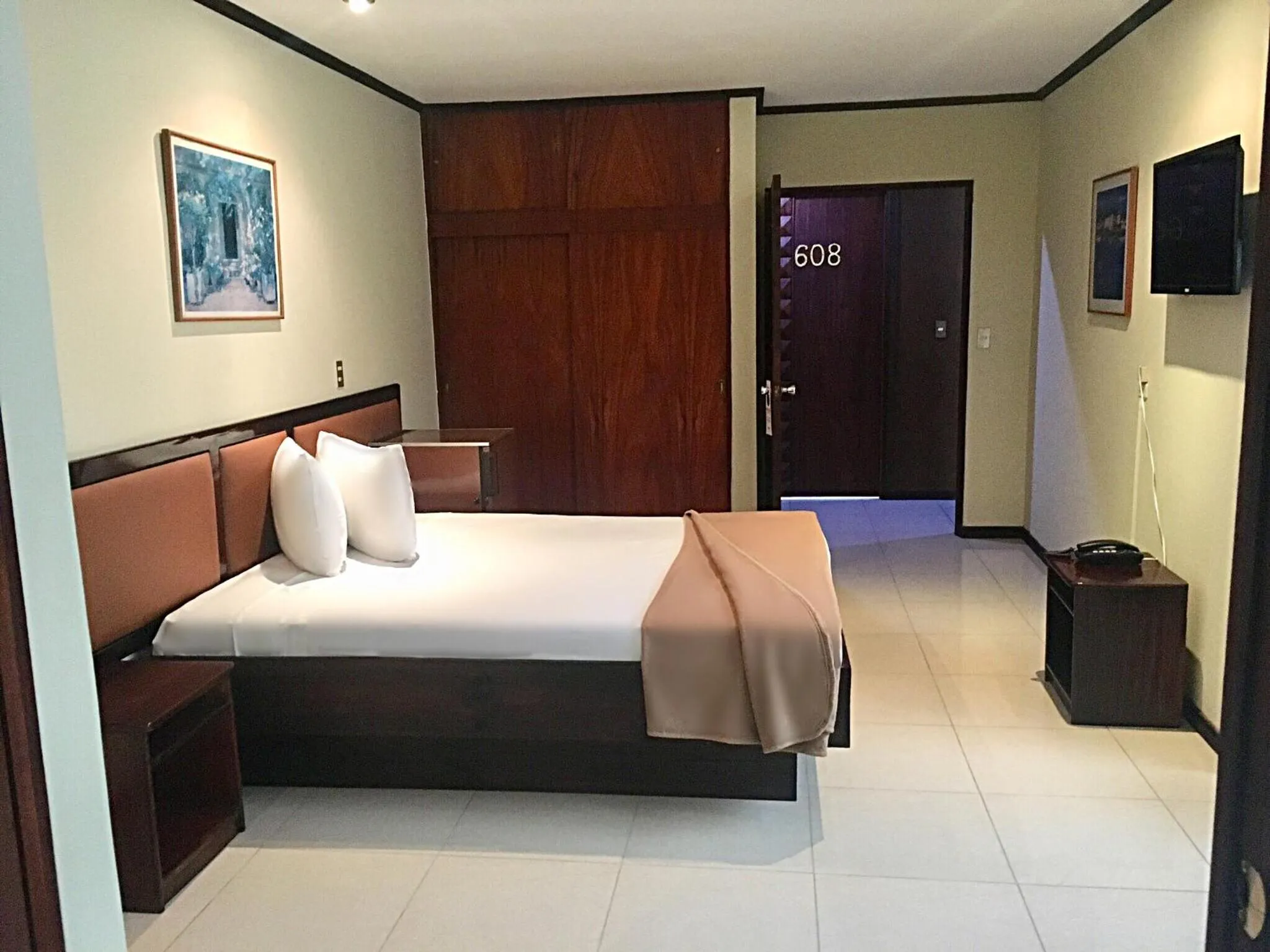 Bedroom, Bed in Hotel Ambassador