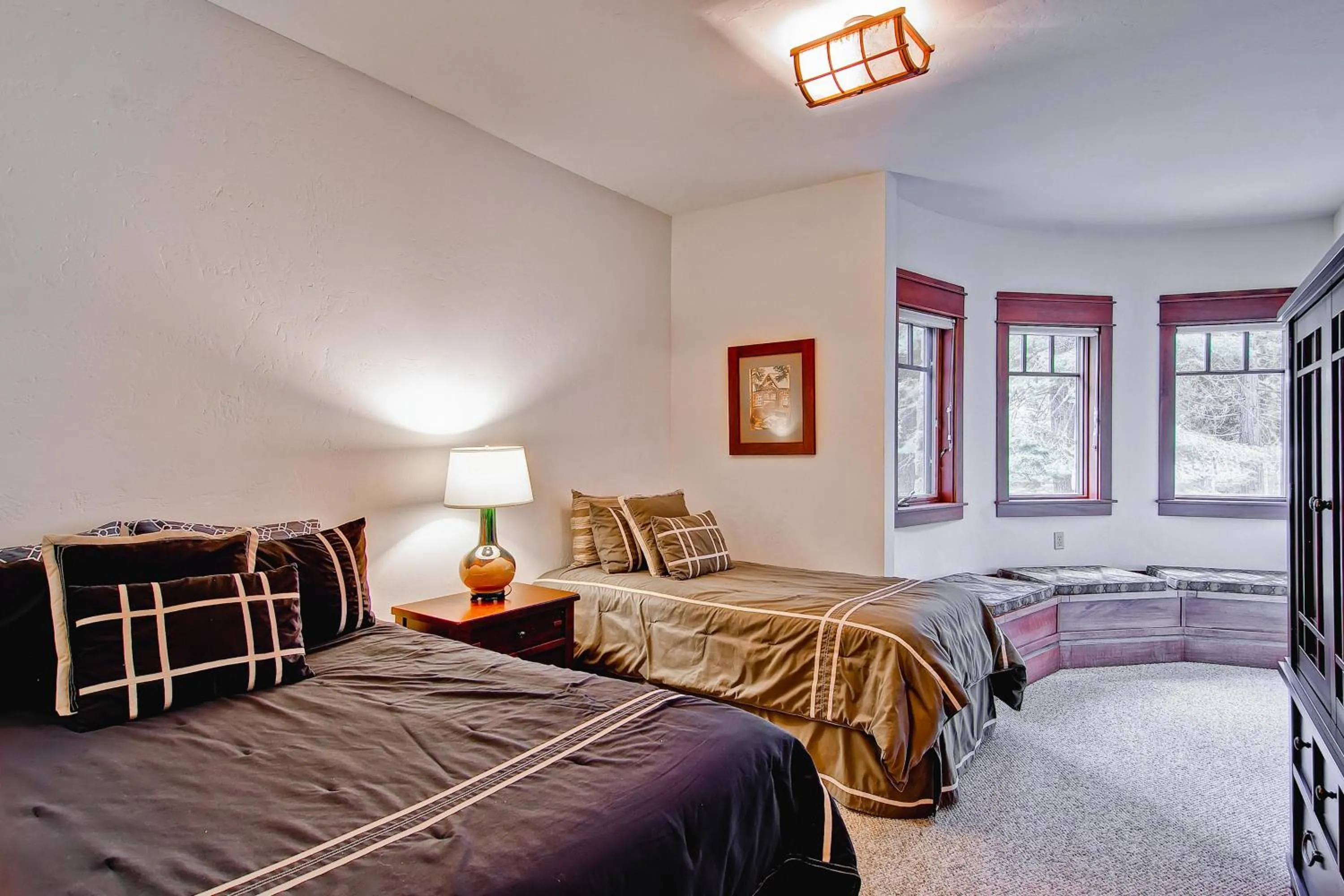 Bed in Ahwahnichi Lodge