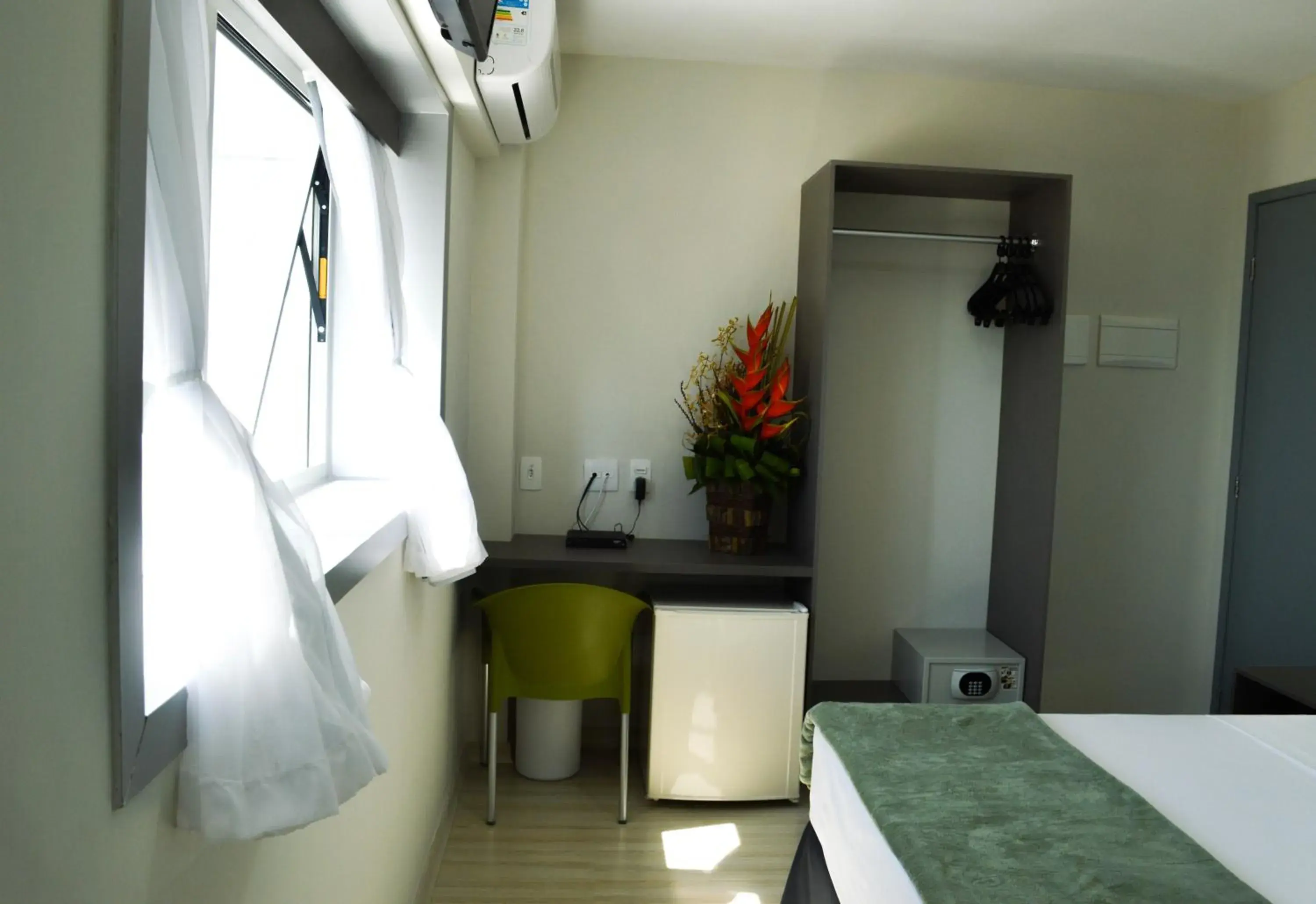 Property building, Bed in Pajuçara Hotel Express Property building, Bed in Pajuçara Hotel Express