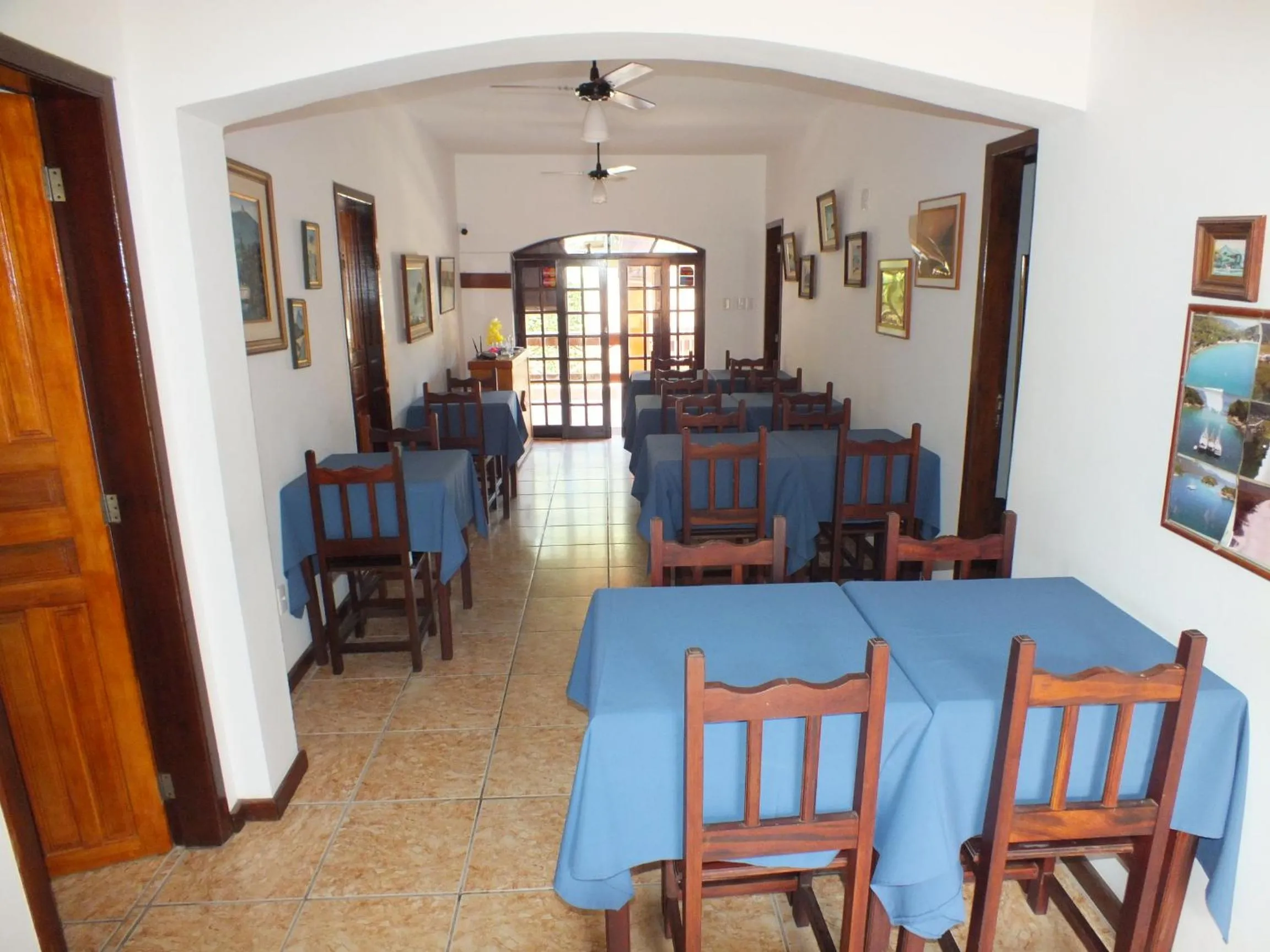 Restaurant/places to eat in Pousada Arco Íris