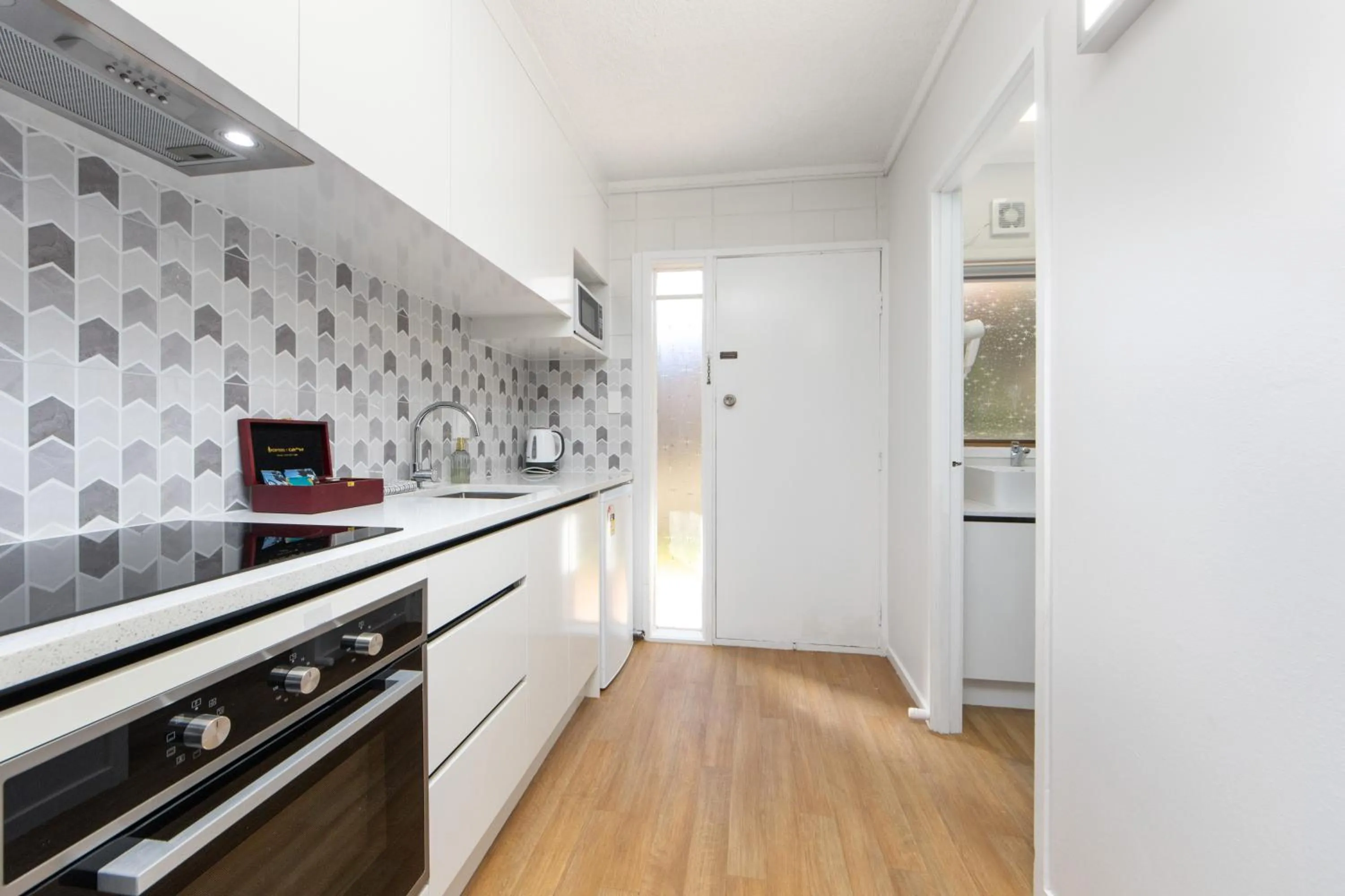 Kitchen or kitchenette in Epsom Motel