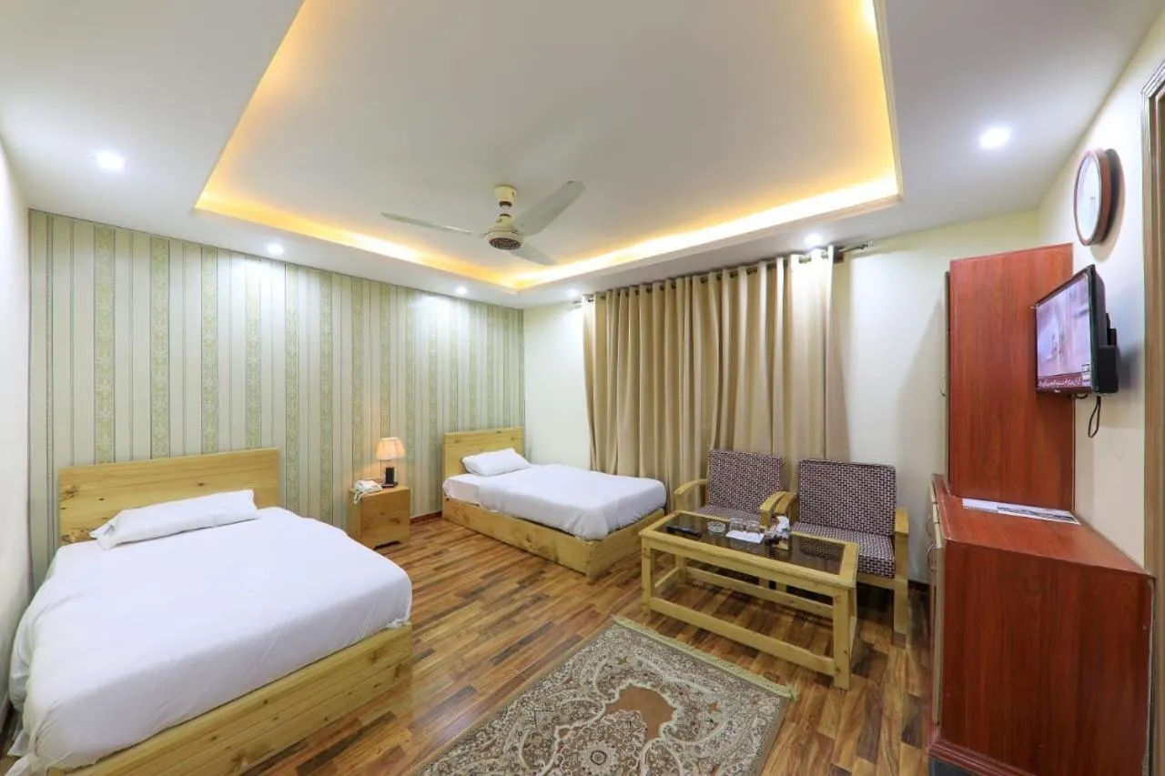 Bed in Hotel Himalaya Skardu
