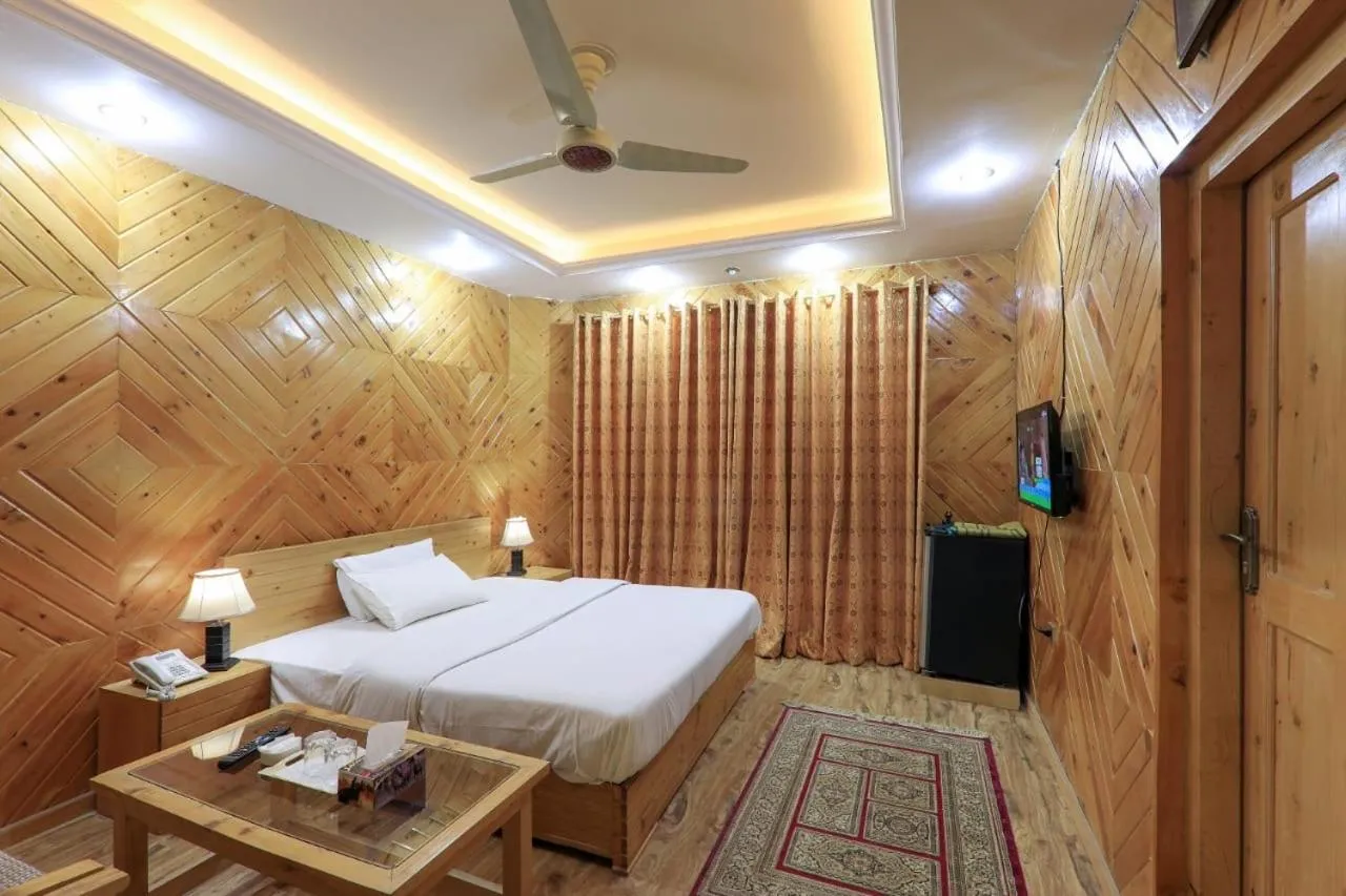 Bed in Hotel Himalaya Skardu