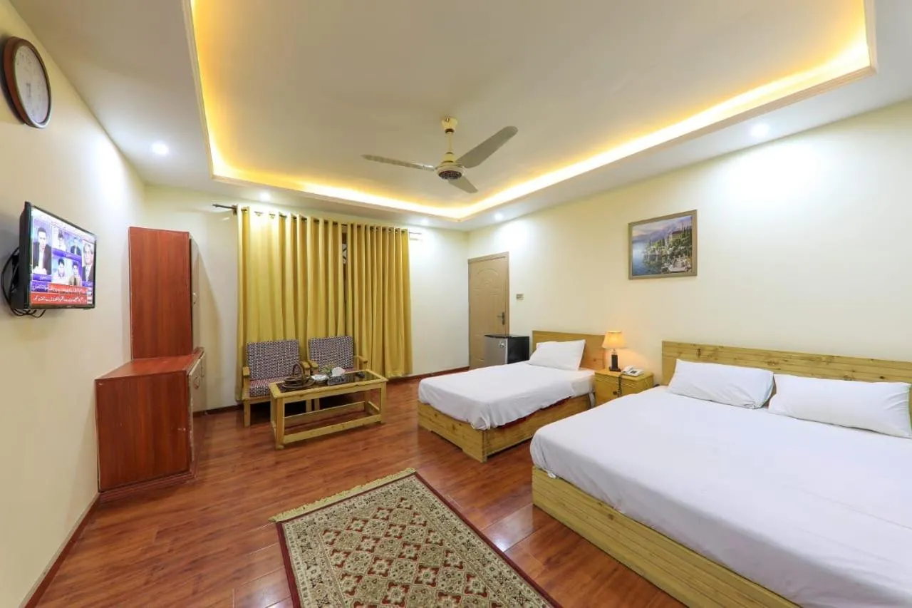Bed in Hotel Himalaya Skardu