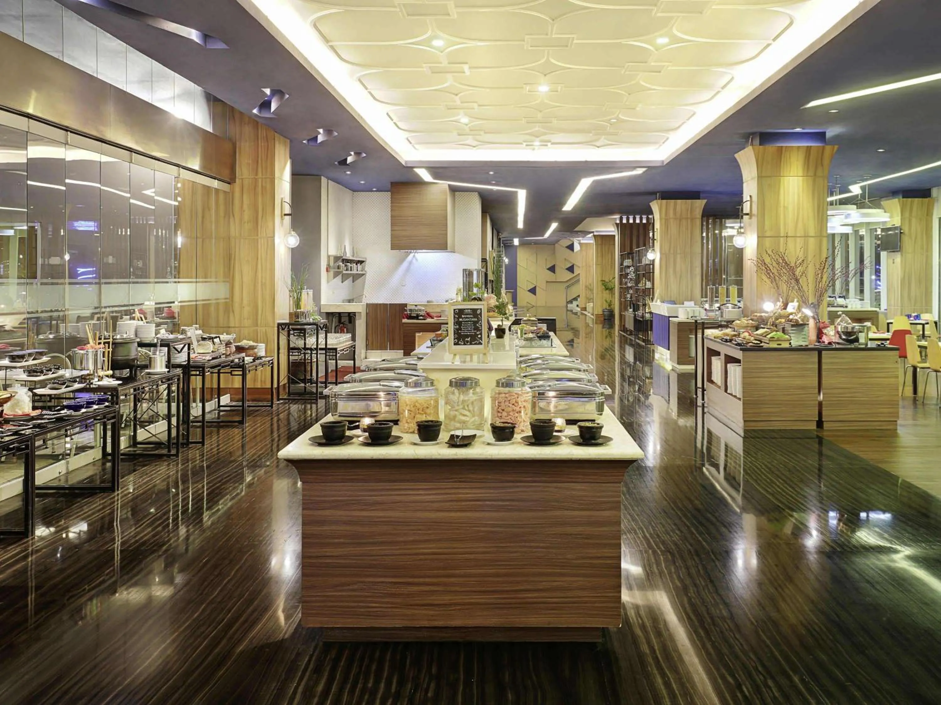 Restaurant/places to eat in Mercure Bandung Nexa Supratman