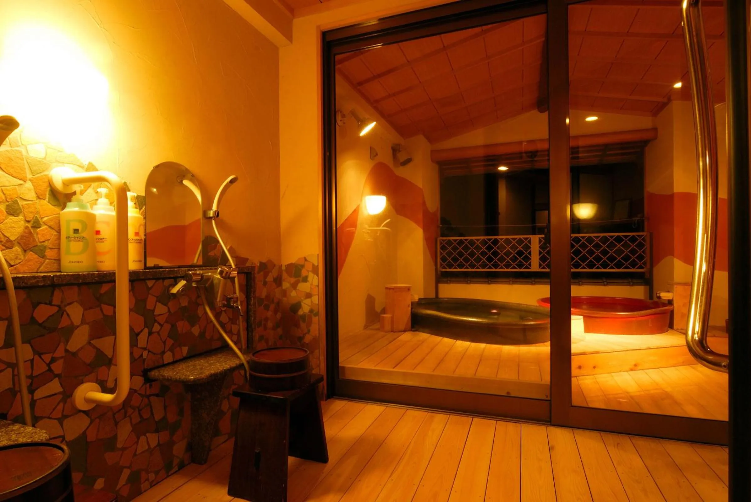 Open Air Bath, Bed in Ise-Shima Ohtaya Healing Stay