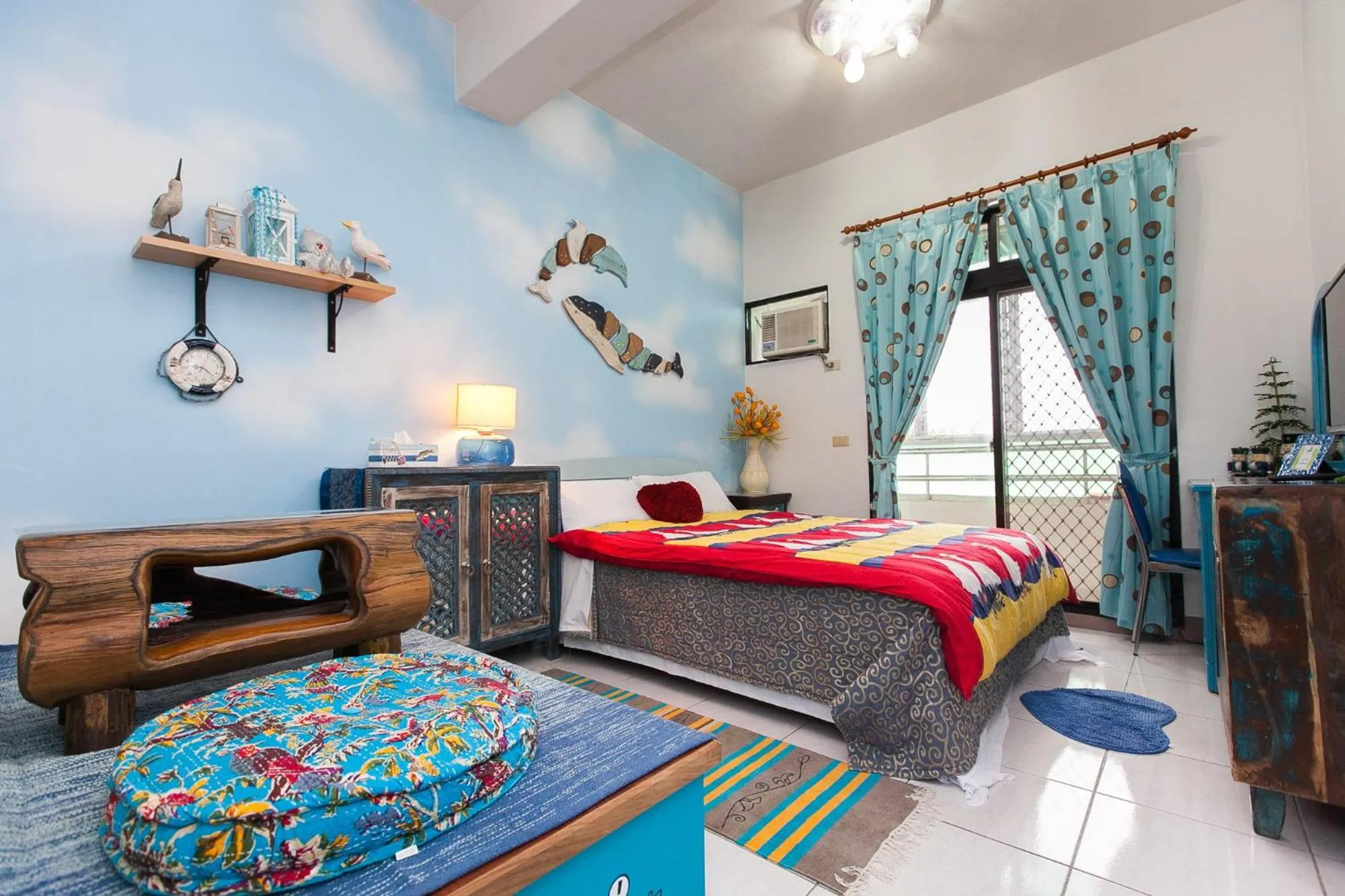 Photo of the whole room, Bed in North B&B
