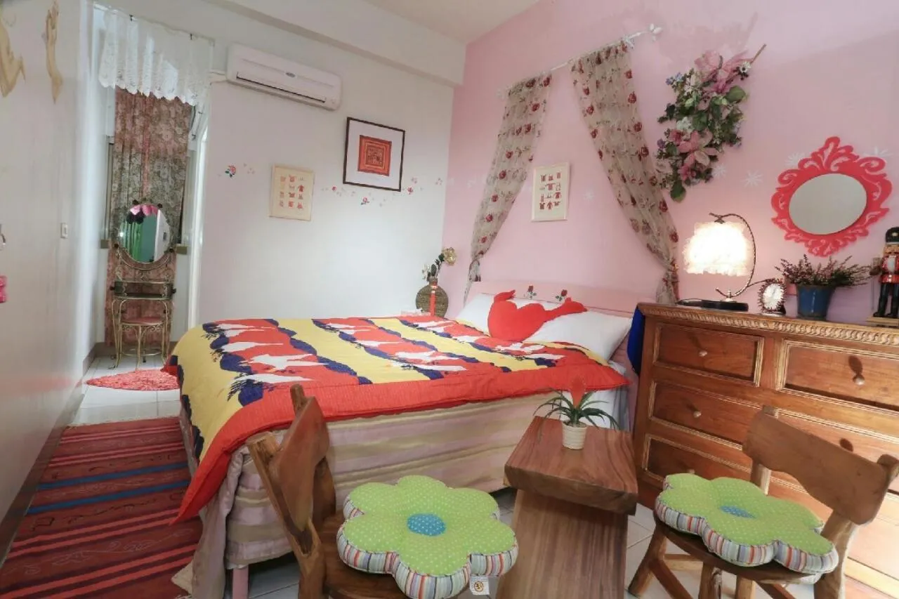 Photo of the whole room, Bed in North B&B