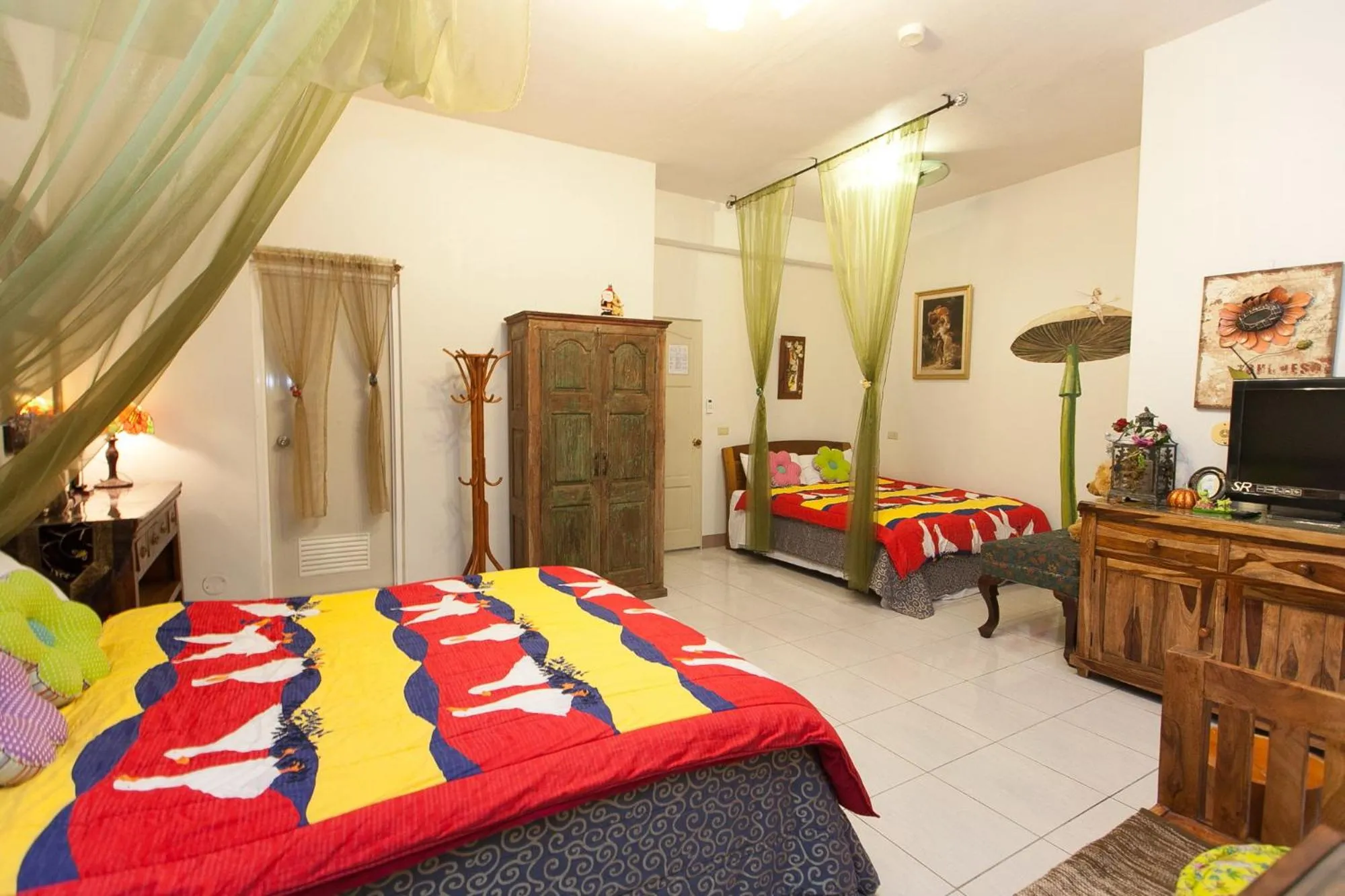 Photo of the whole room, Bed in North B&B