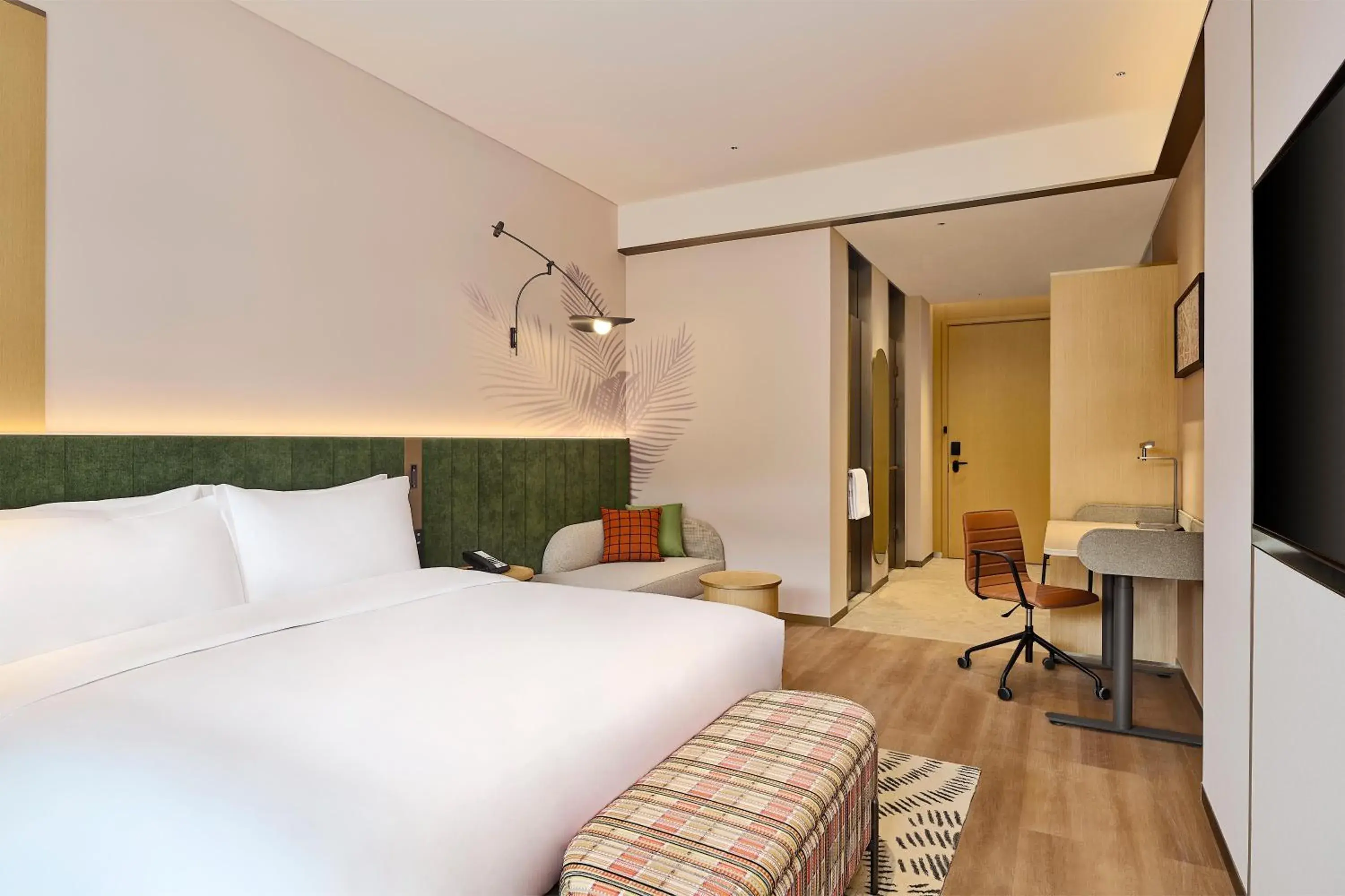 Deluxe King Room in Hilton Garden Inn Guangzhou Tianhe Fenghuang Deluxe King Room in Hilton Garden Inn Guangzhou Tianhe Fenghuang