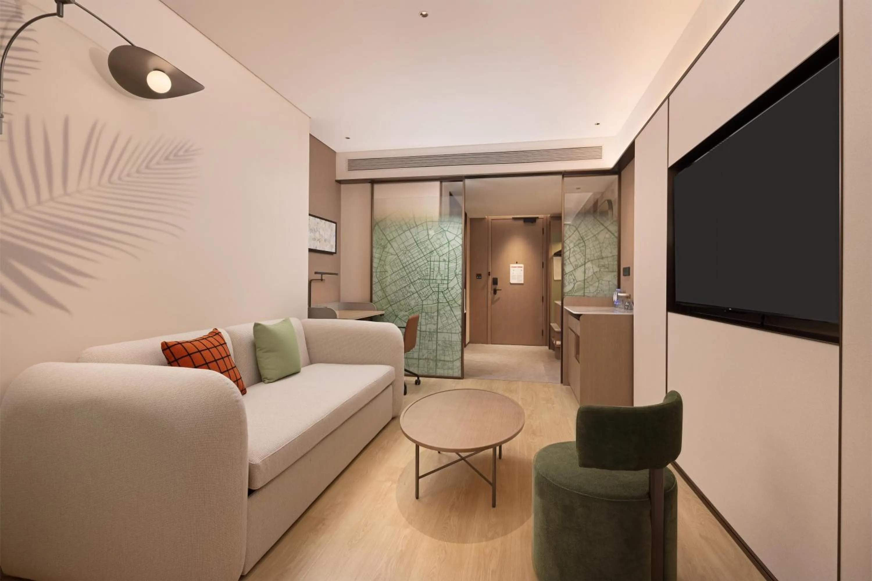 Premium Queen Room with Two Queen Beds and Sofa Bed in Hilton Garden Inn Chengdu Huaxi Wuhou Shrine