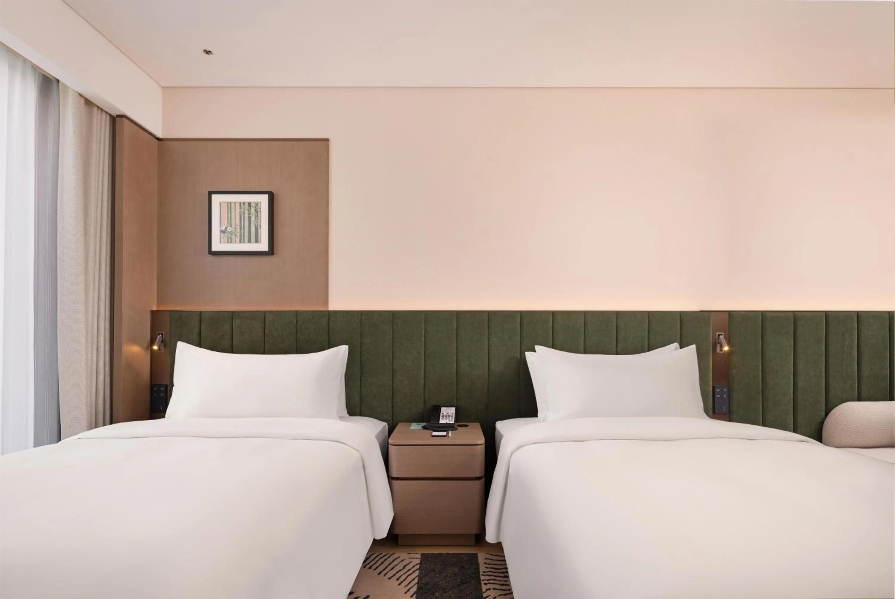 Deluxe Twin Room in Hilton Garden Inn Chengdu Huaxi Wuhou Shrine