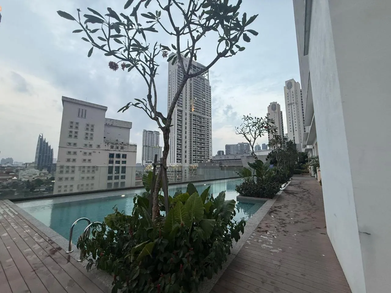 Swimming pool in Quill Luxury Suites KLCC