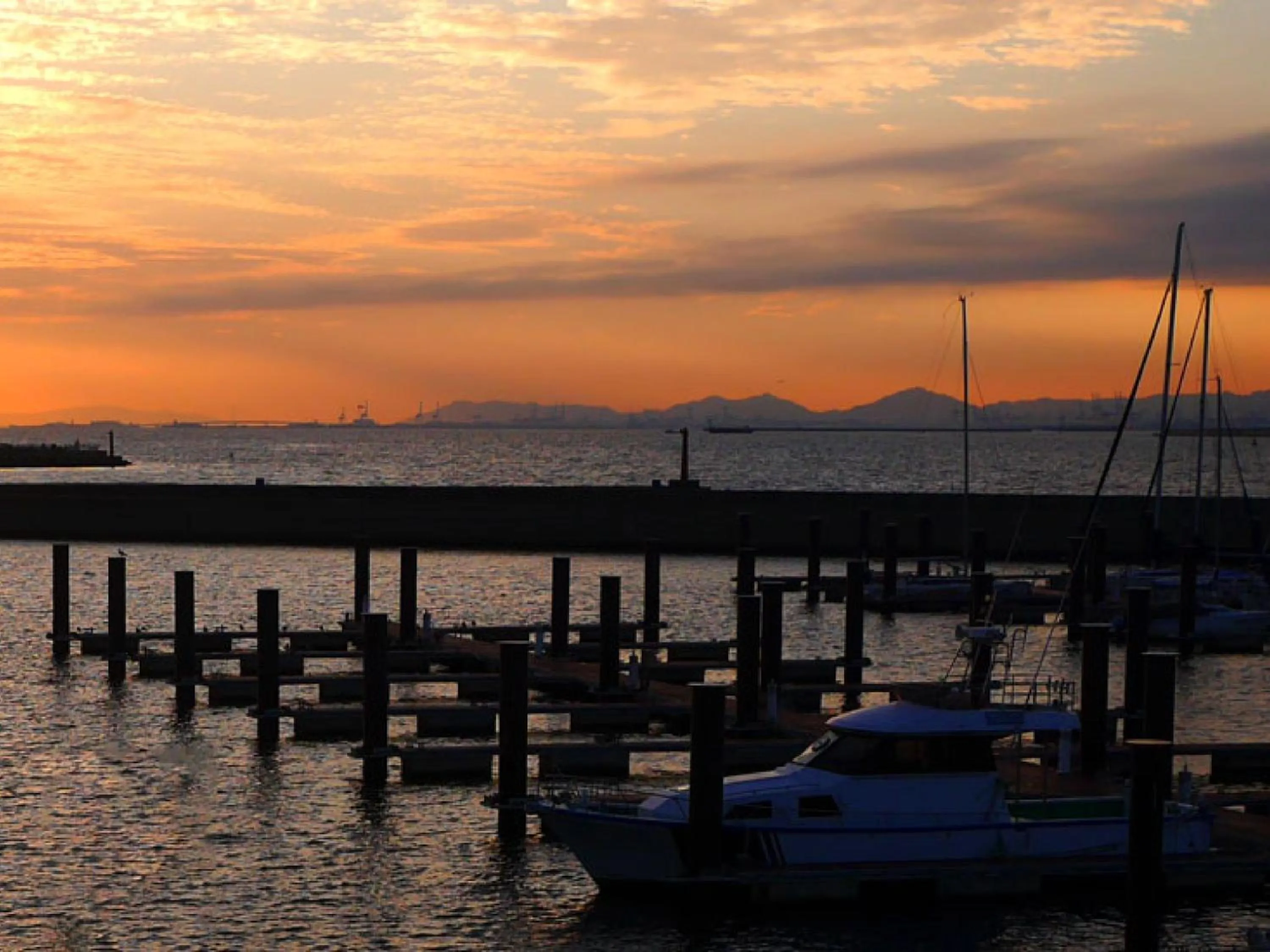 Property building in Osaka Hokko Marina HULL
