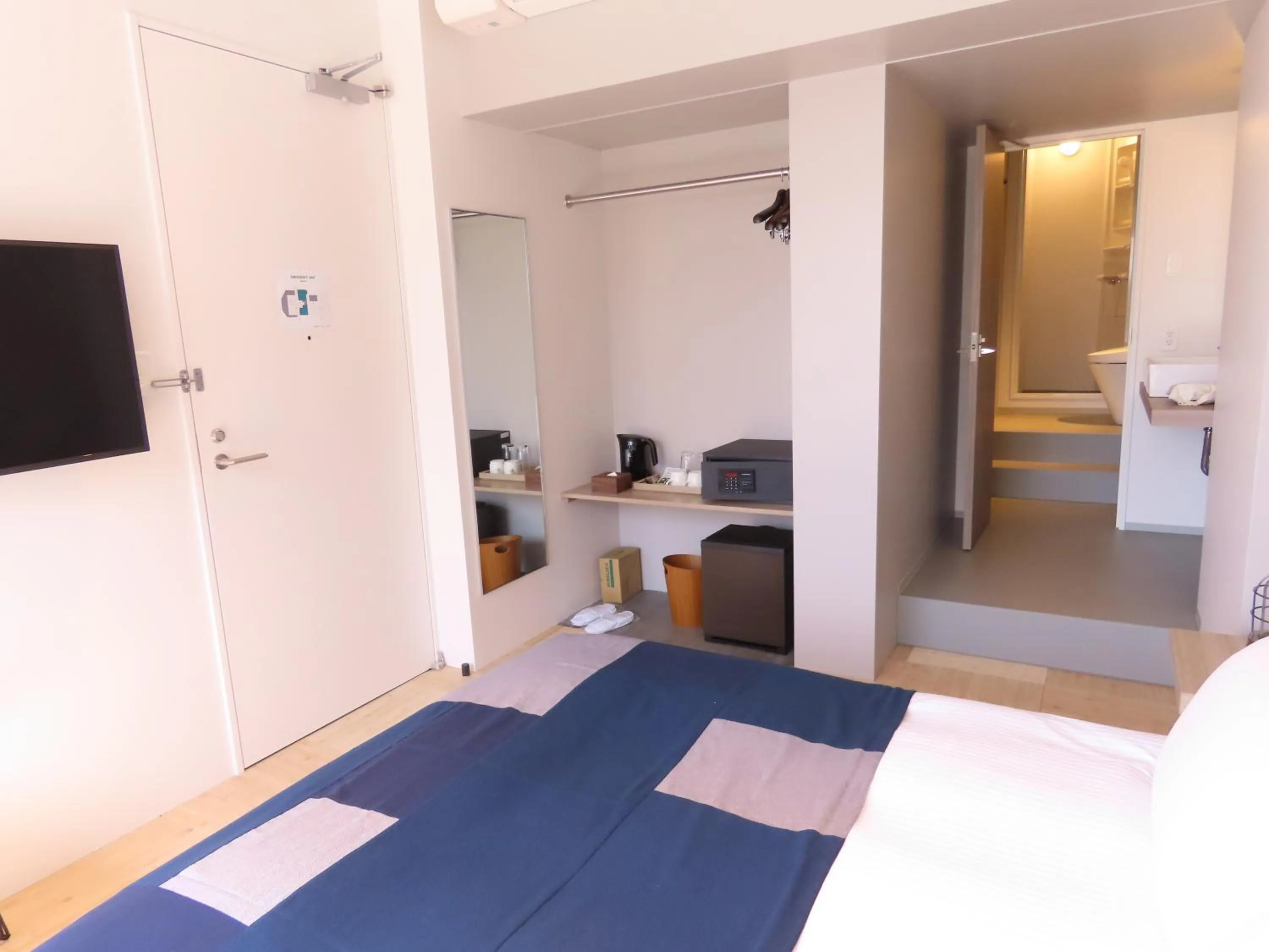 Photo of the whole room, Bed in Osaka Hokko Marina HULL
