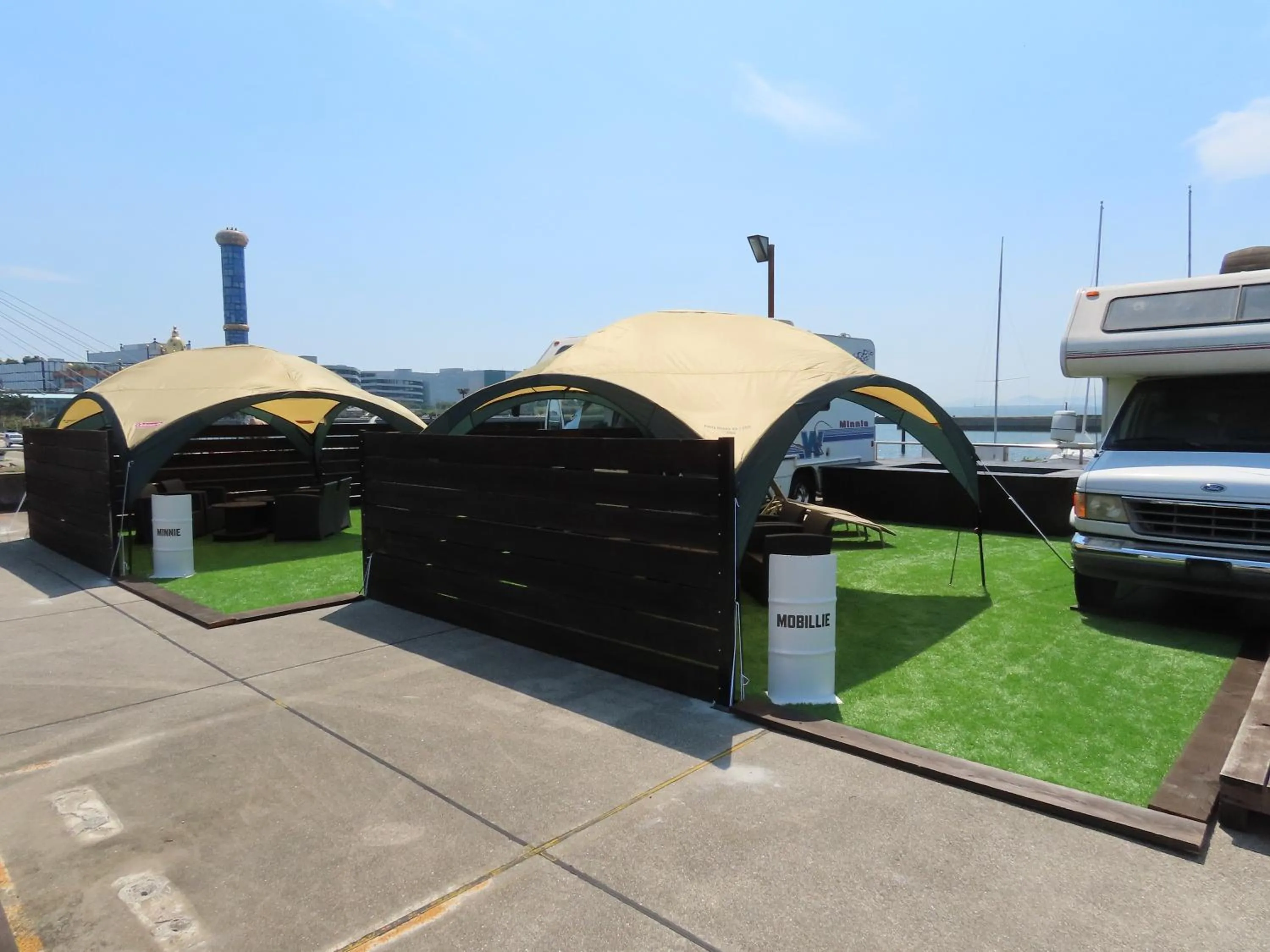 Area and facilities in Osaka Hokko Marina HULL