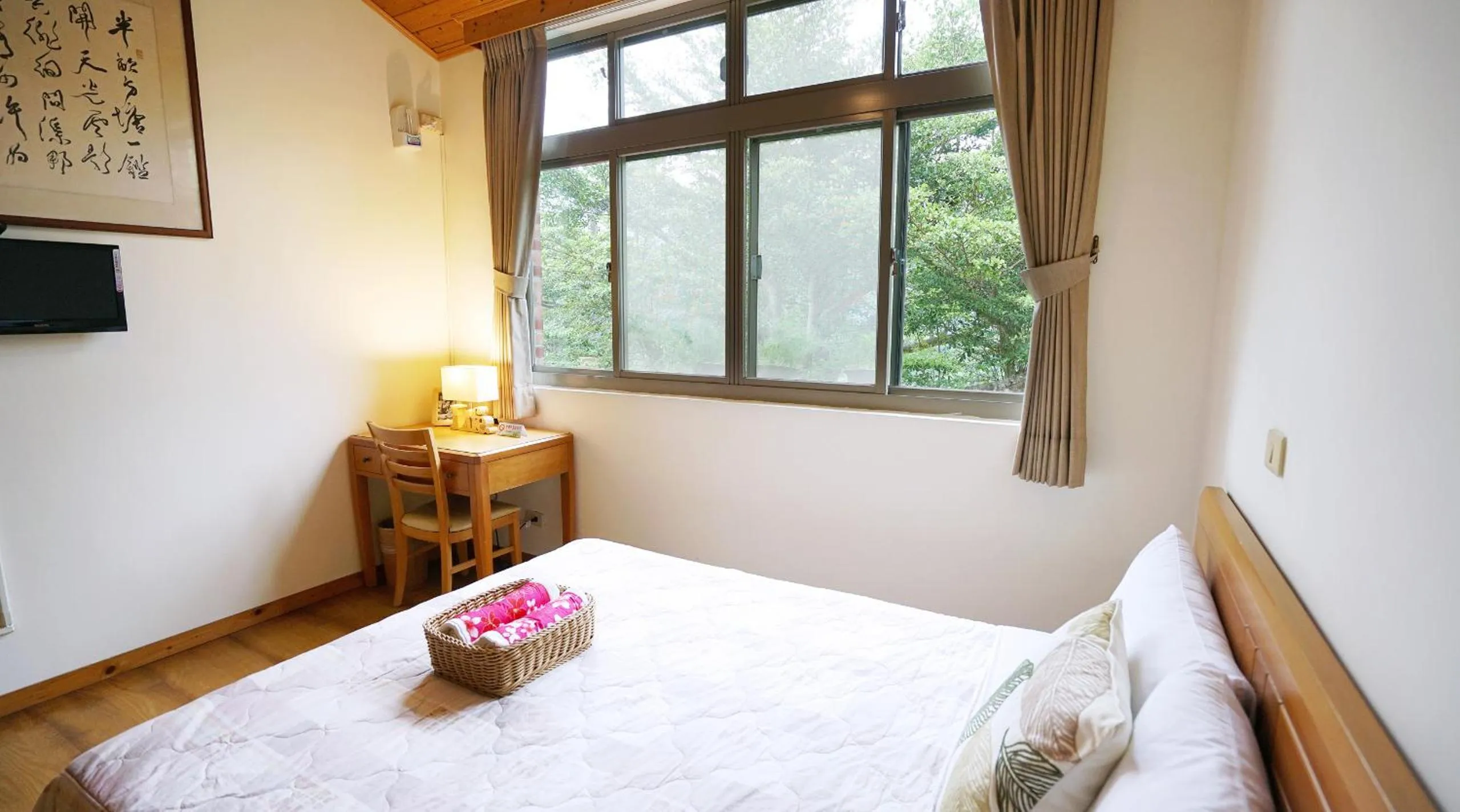 Bedroom, Bed in Red Brick Villas