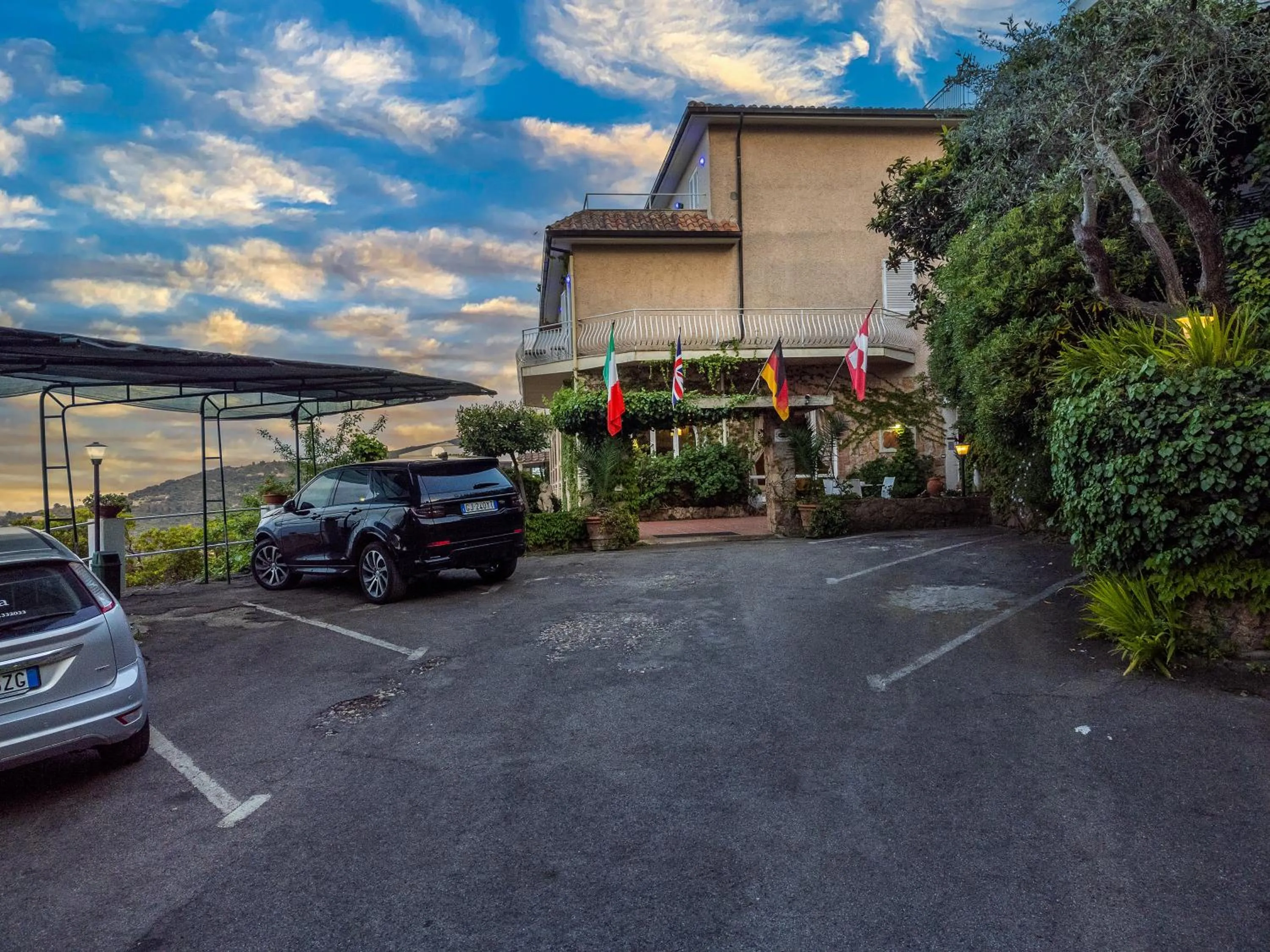 Parking in Hotel Vittoria