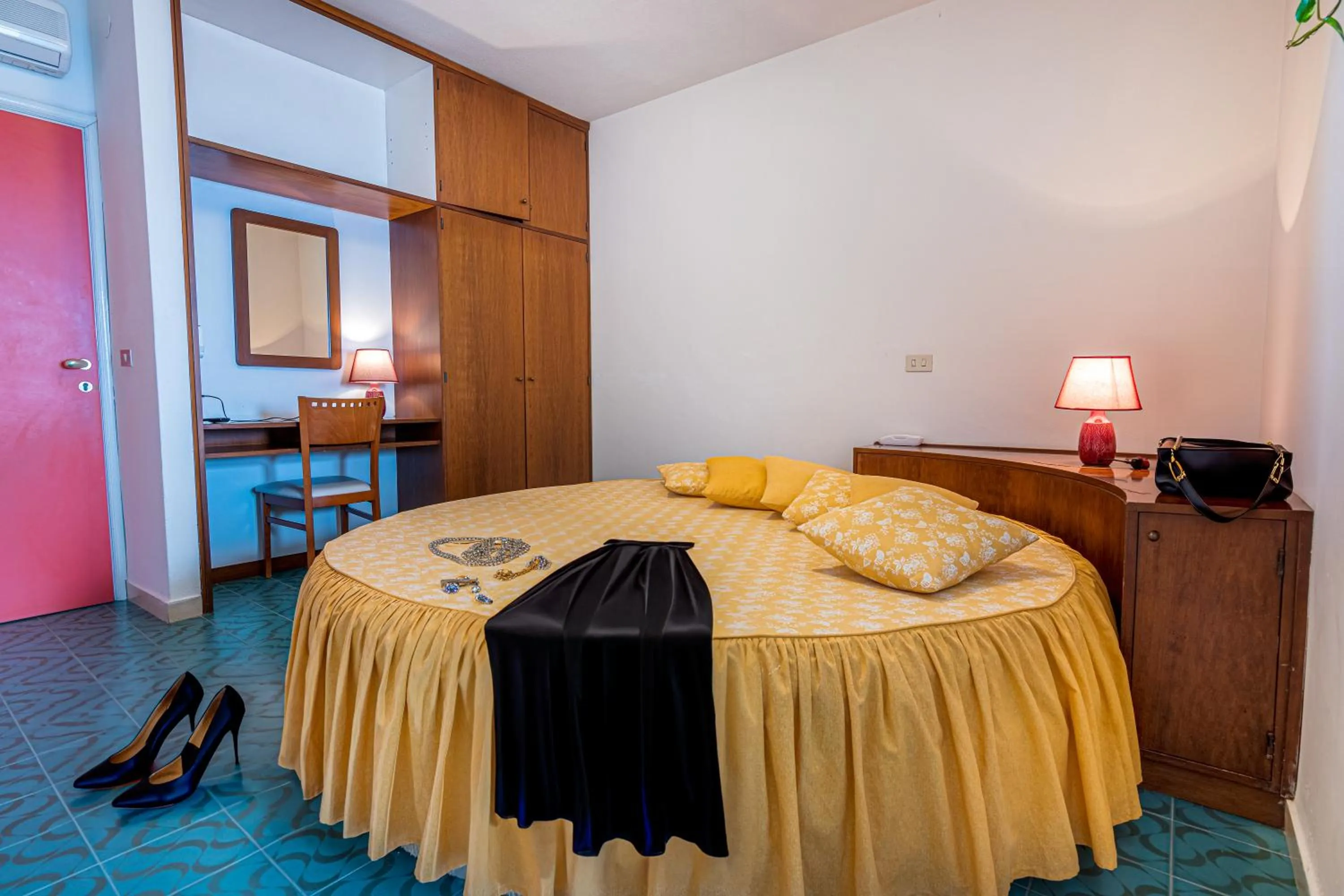 Bedroom, Bed in Hotel Vittoria