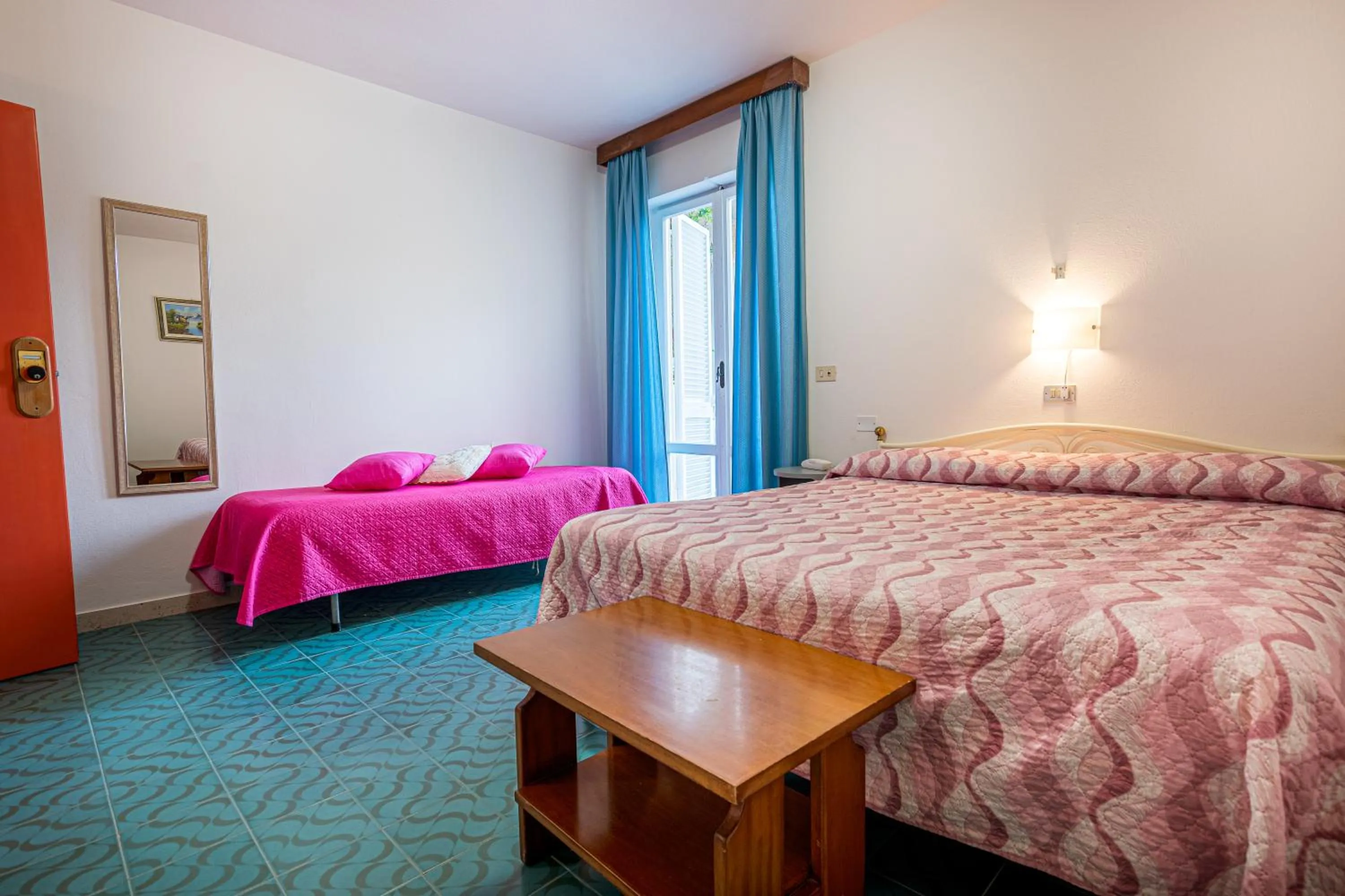 Bedroom, Bed in Hotel Vittoria