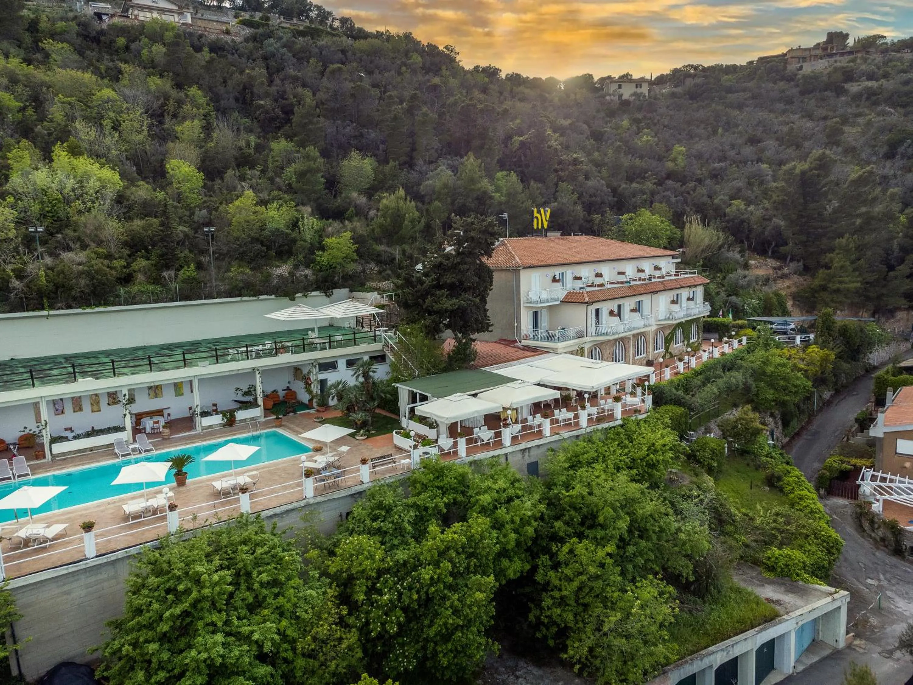 Pool view in Hotel Vittoria