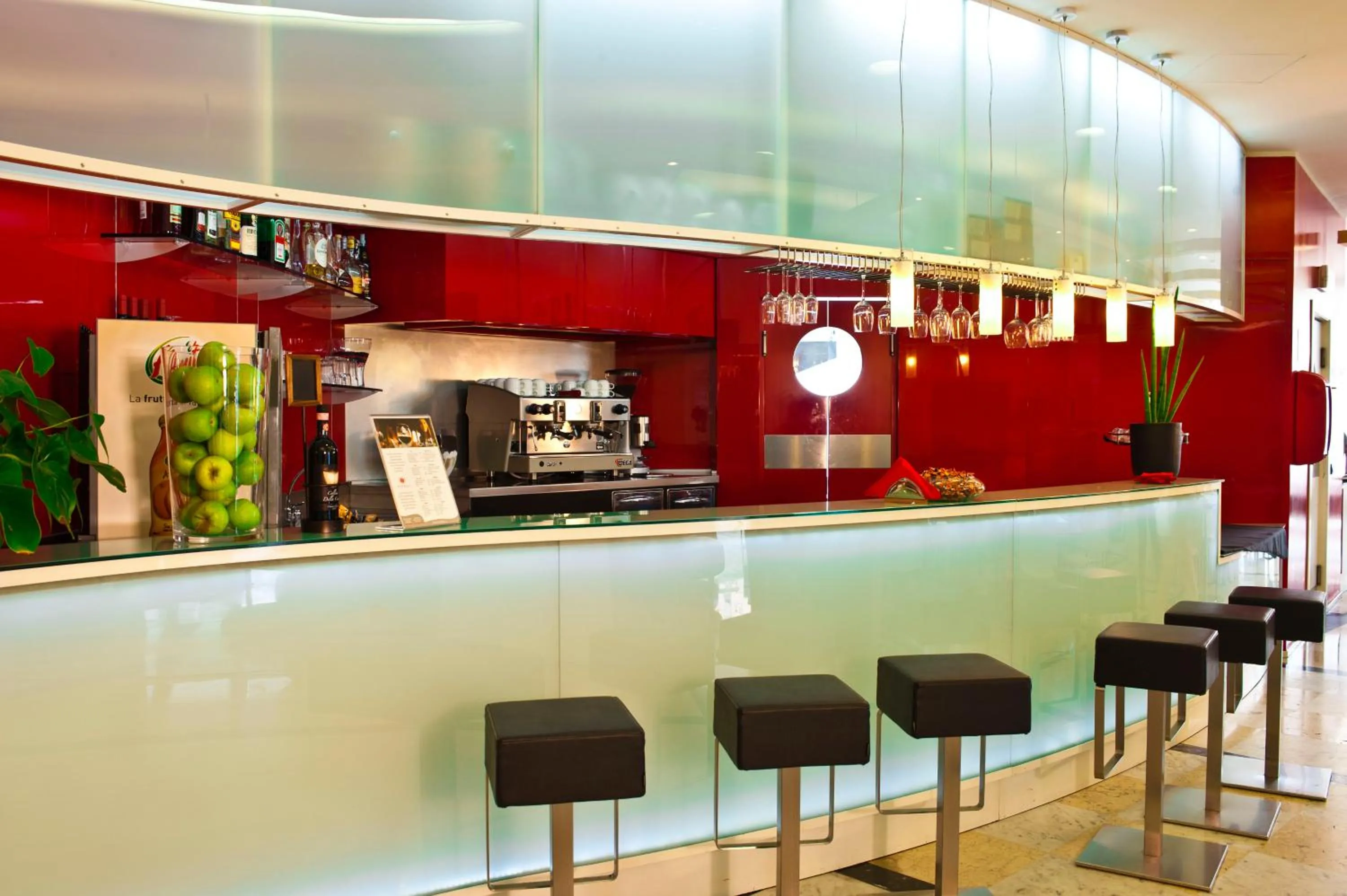 Lounge or bar in My One Hotel Bologna