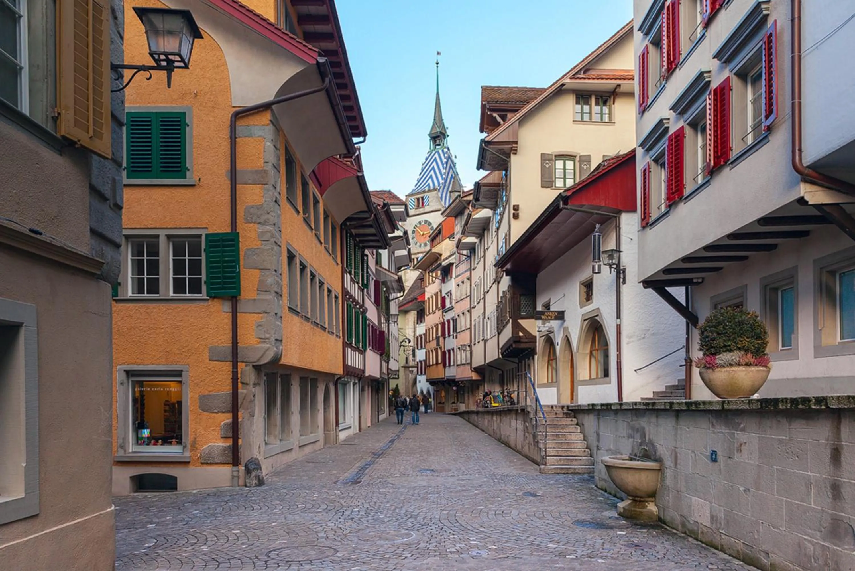 Nearby landmark in Top city center location by Airhome