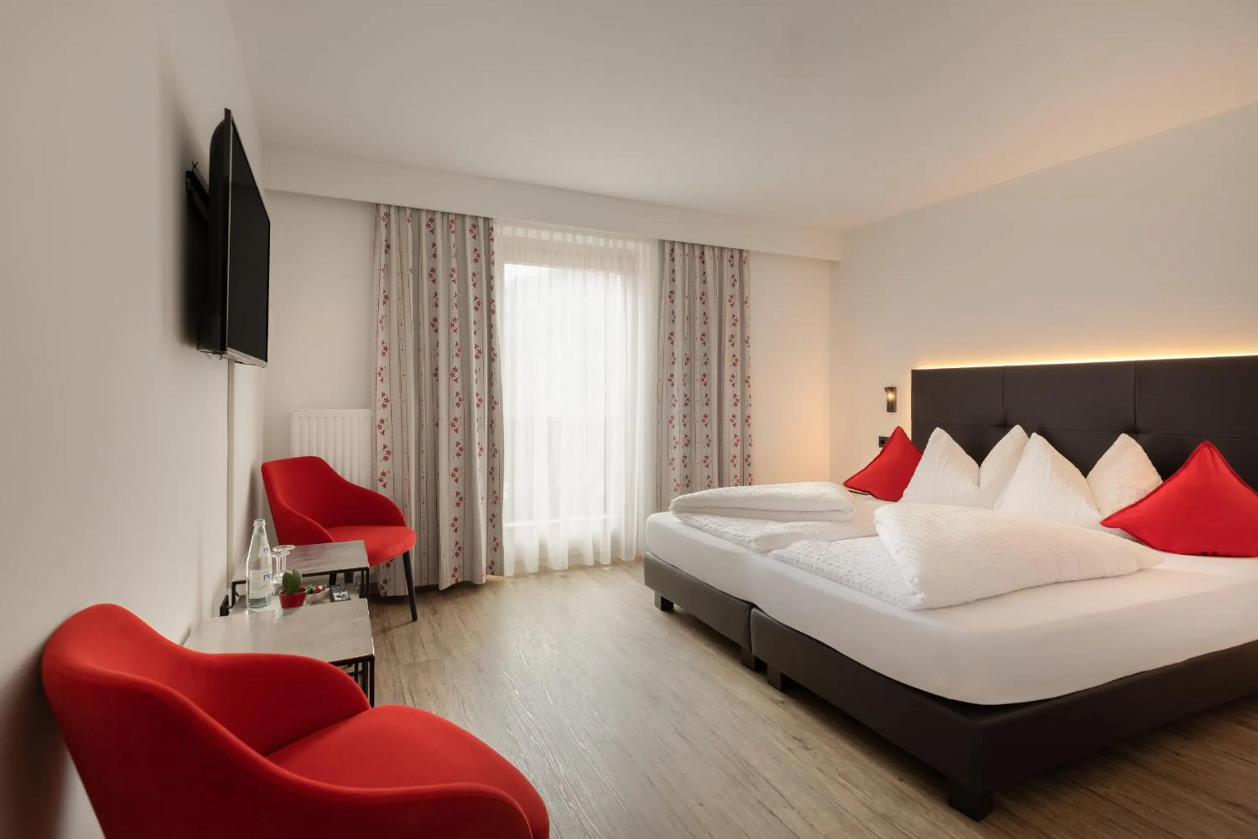 Photo of the whole room, Bed in Pension Florian