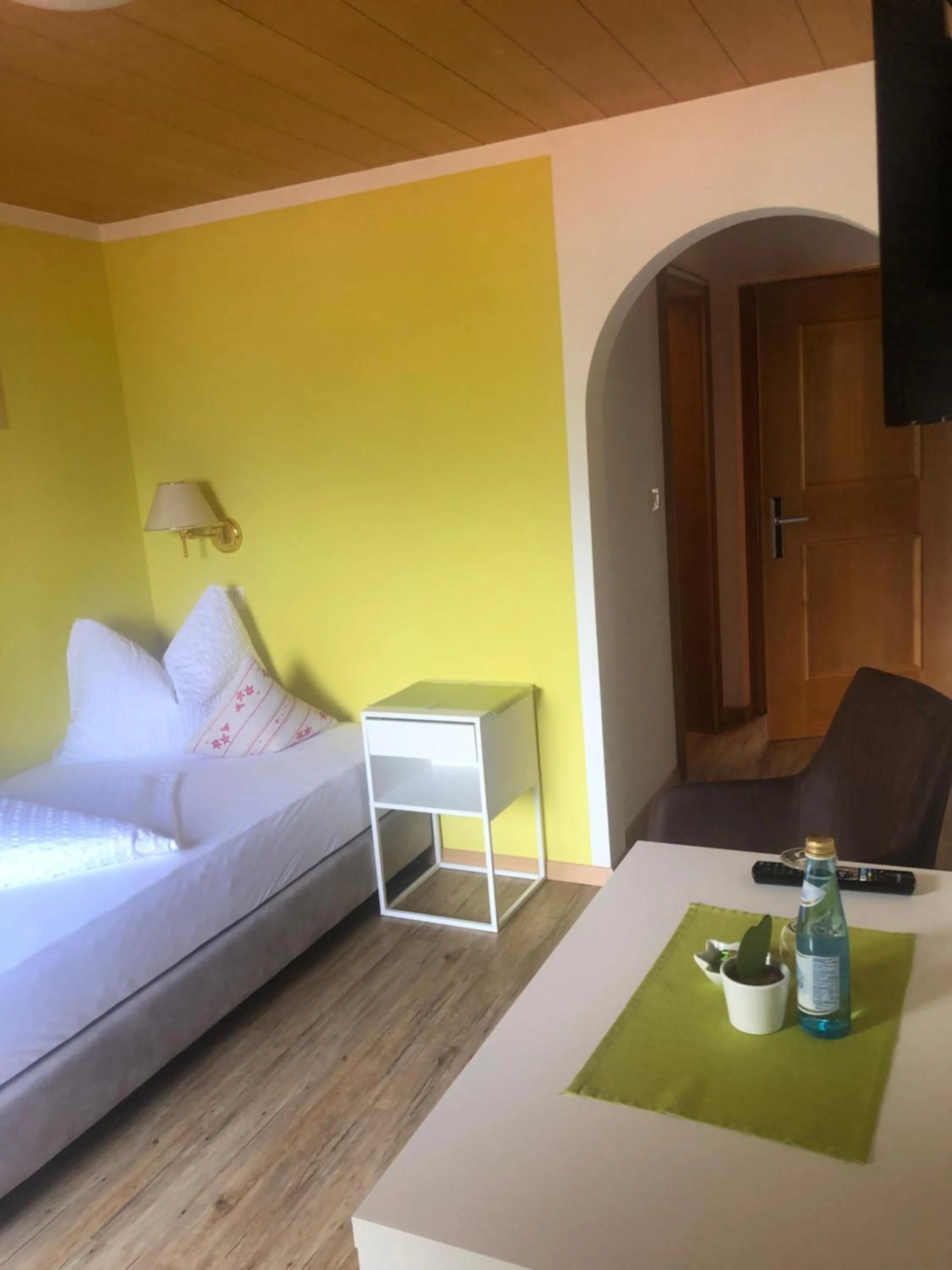 Photo of the whole room, Bed in Pension Florian