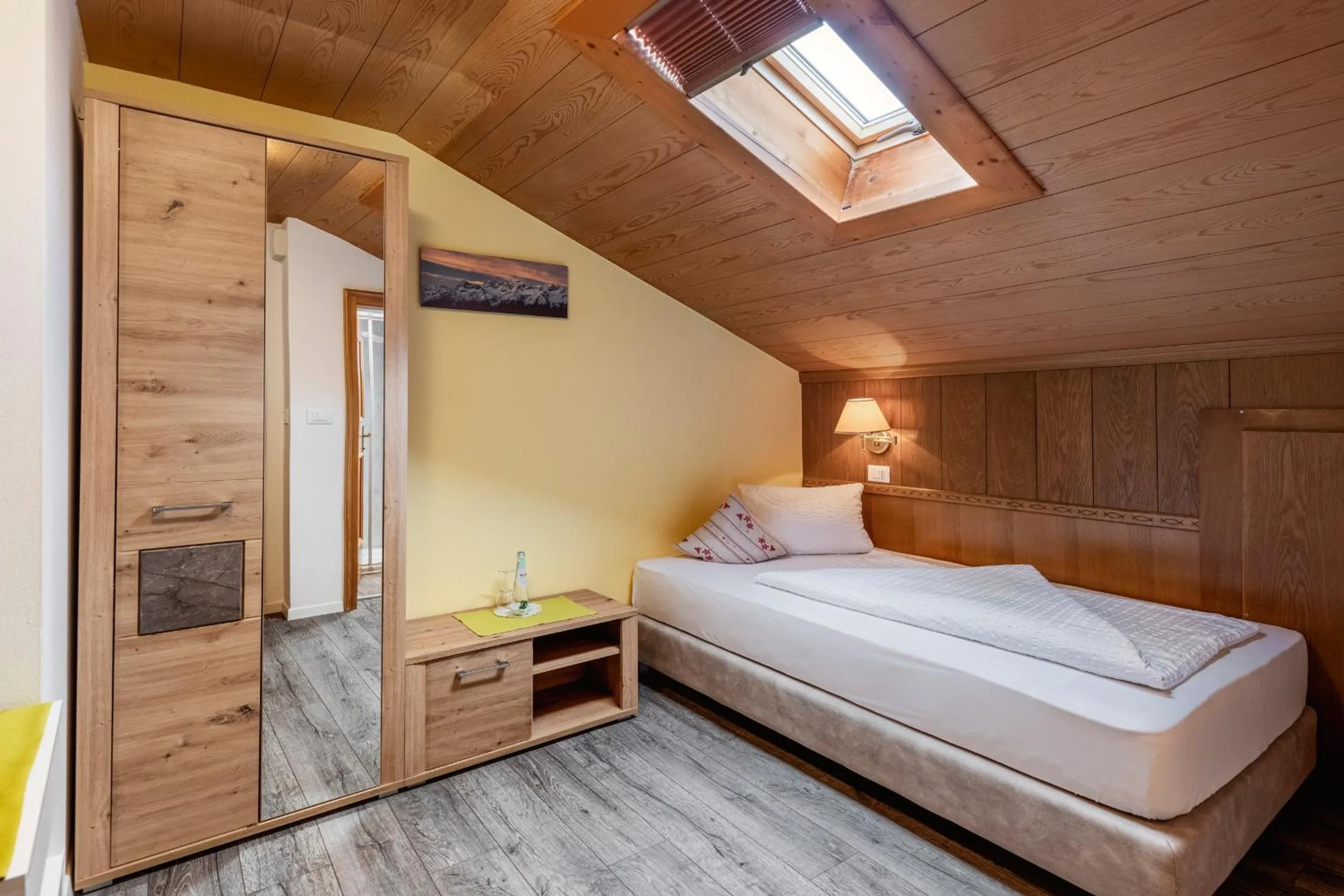 Photo of the whole room, Bed in Pension Florian