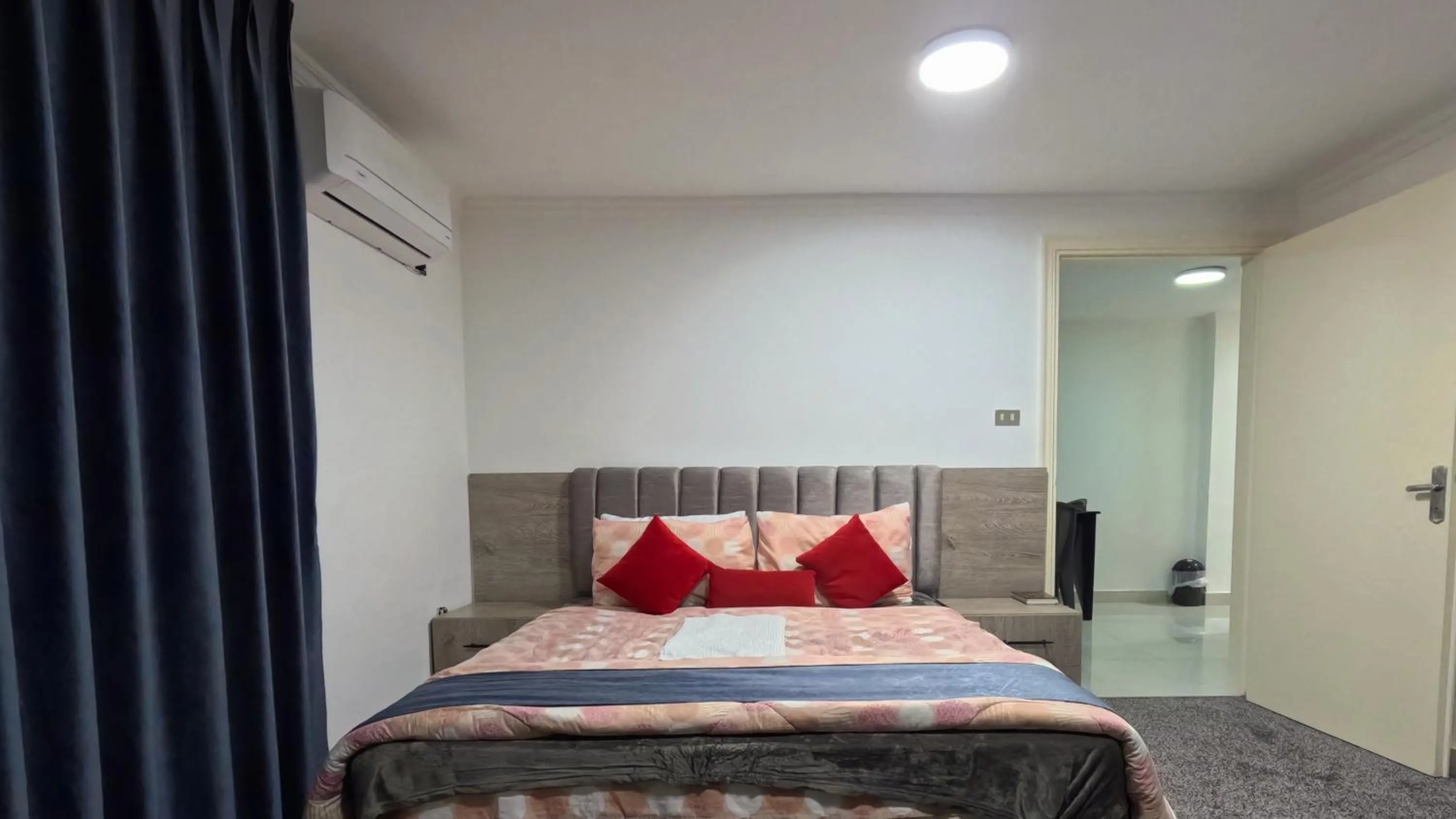 Bed in Masaya Al Deyar Apartments